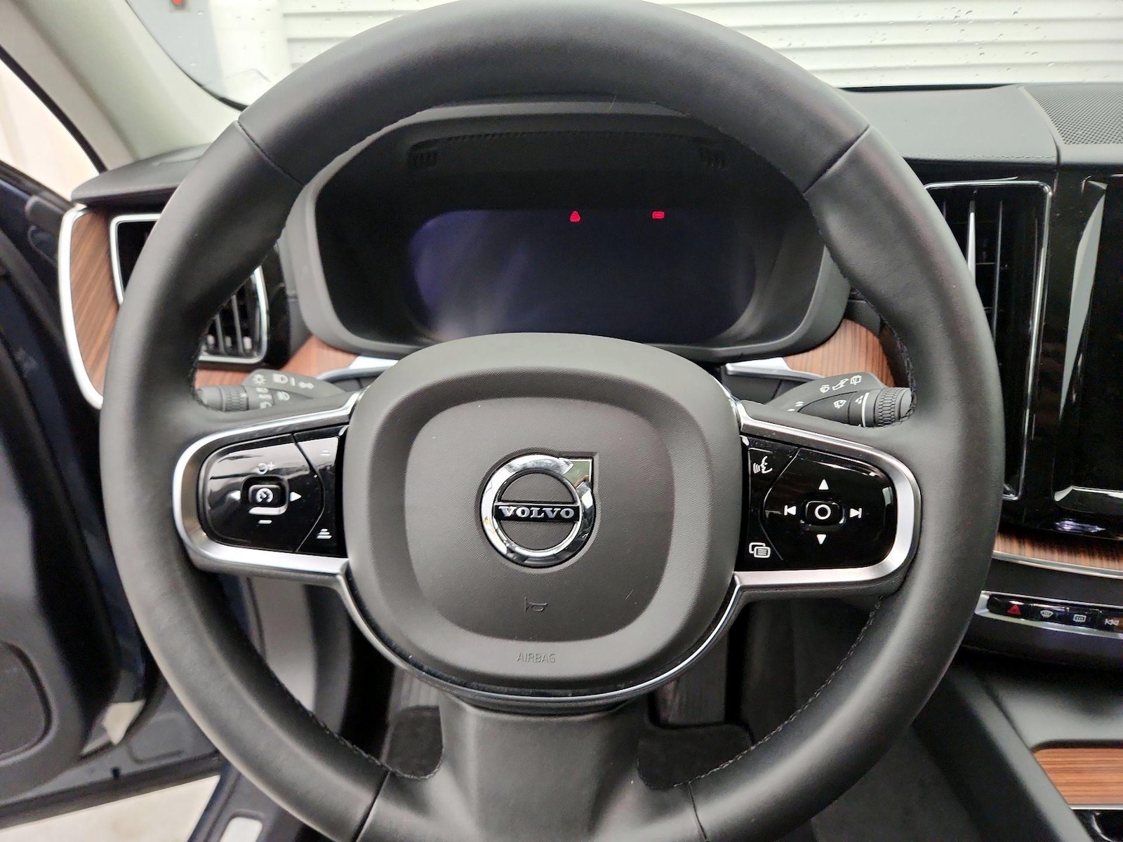 2023 Volvo XC60 Ultimate - Photo 11