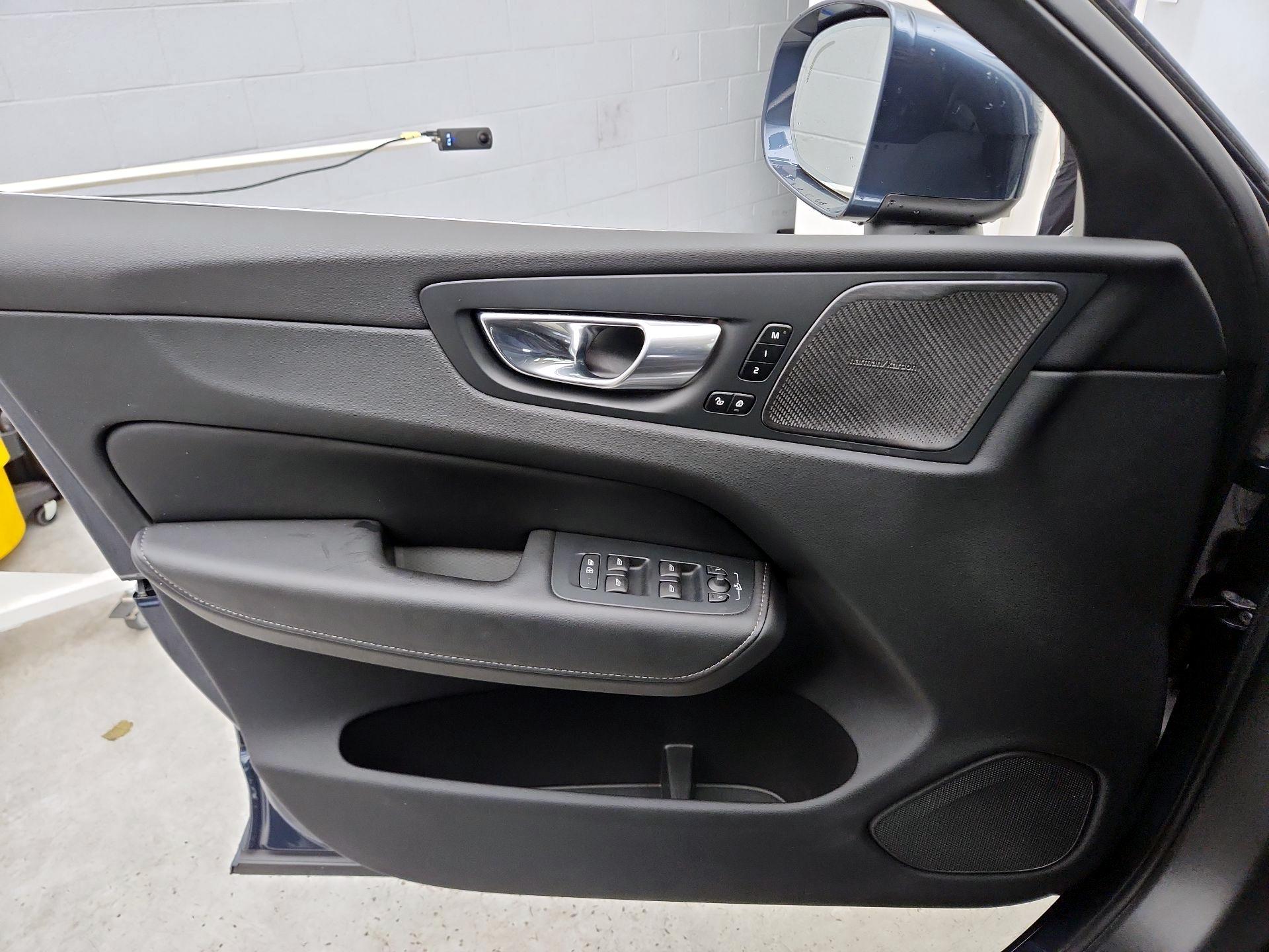 Thumbnail: 2023 Volvo XC60 - 12