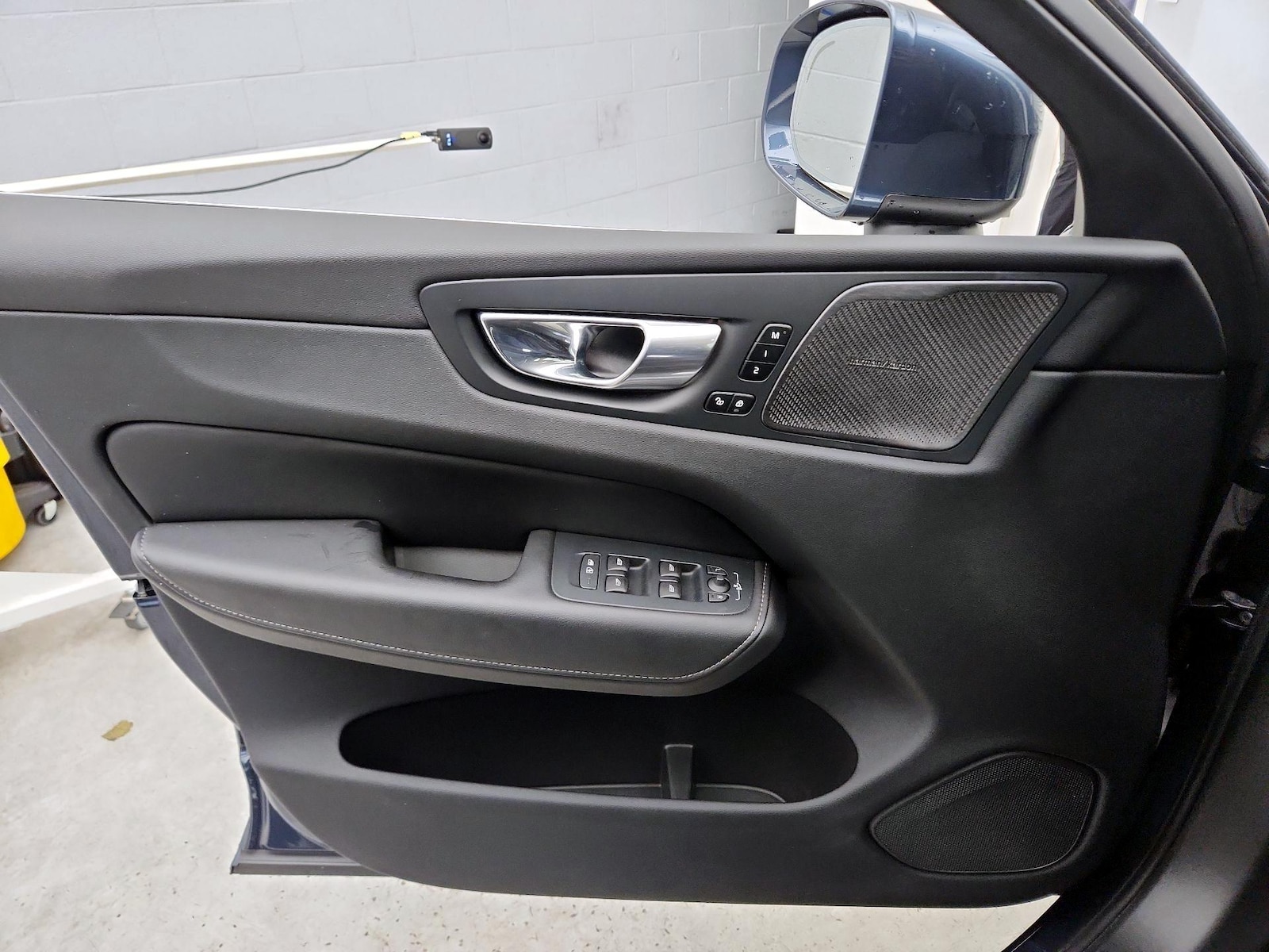 2023 Volvo XC60 Ultimate - Photo 13