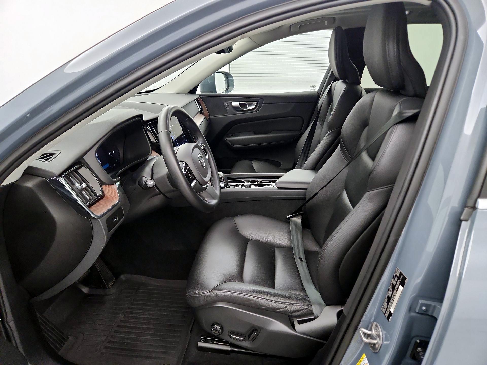 Thumbnail: 2023 Volvo XC60 - 11