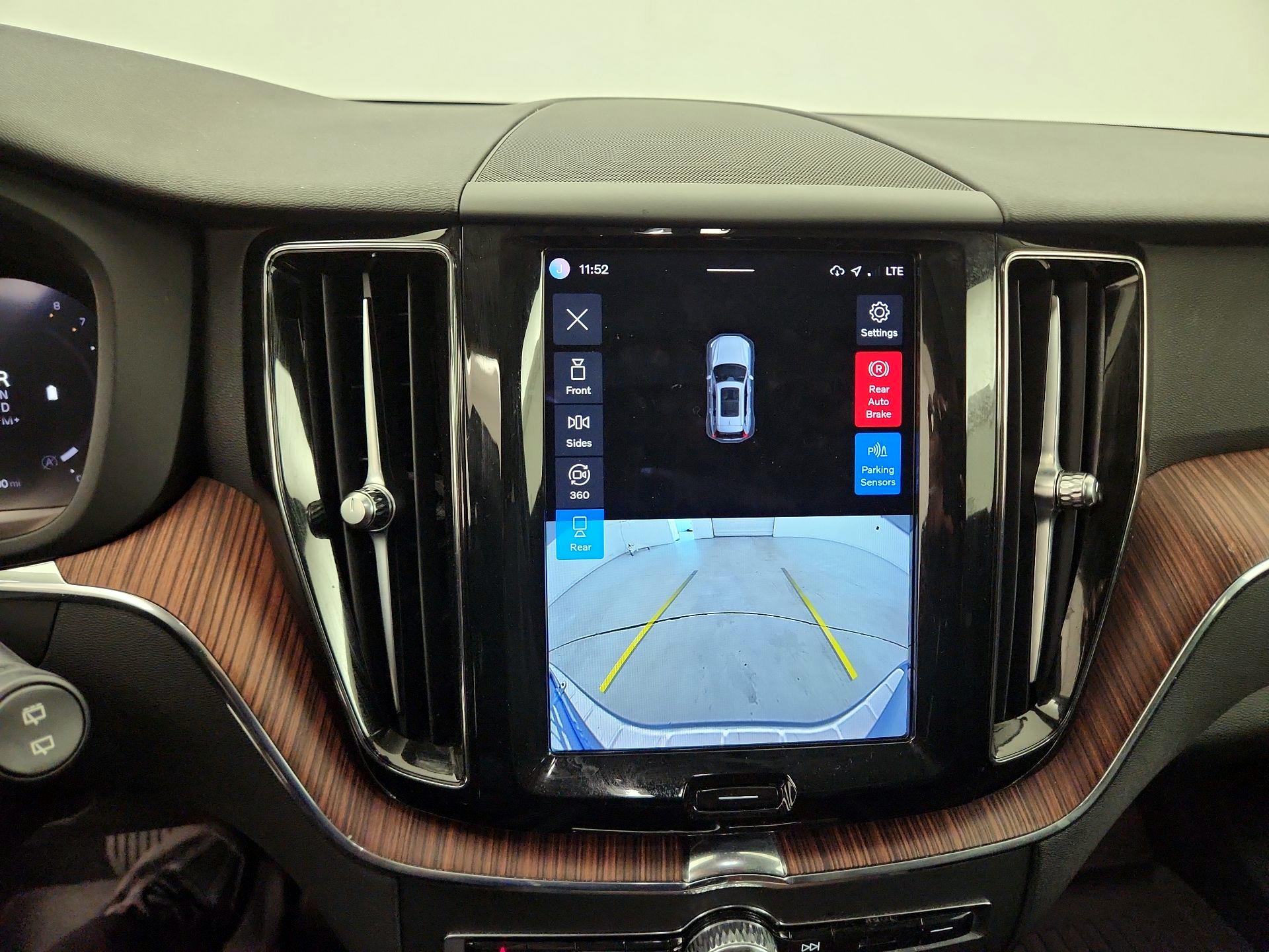 Thumbnail: 2023 Volvo XC60 - 14