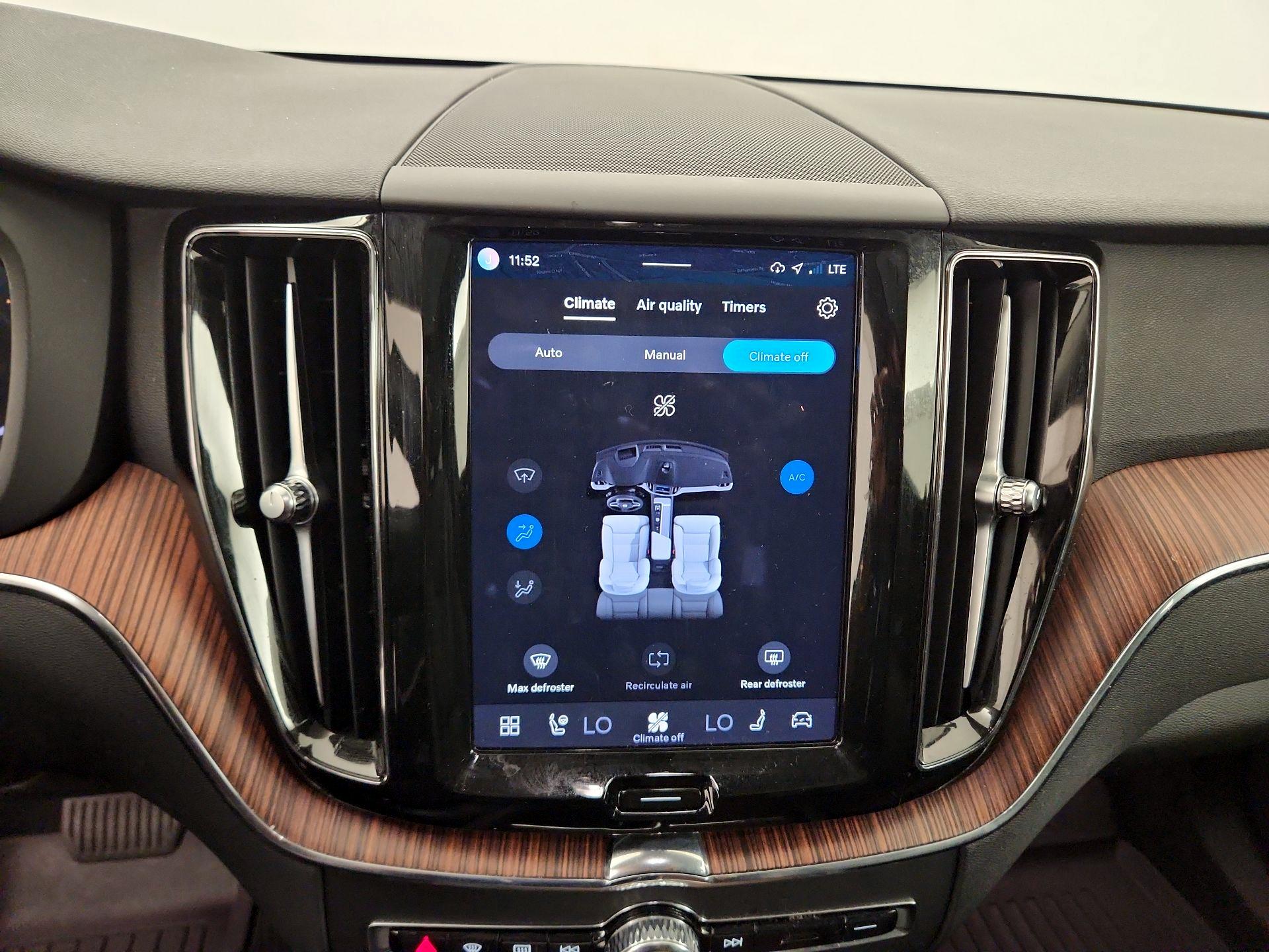 Thumbnail: 2023 Volvo XC60 - 16