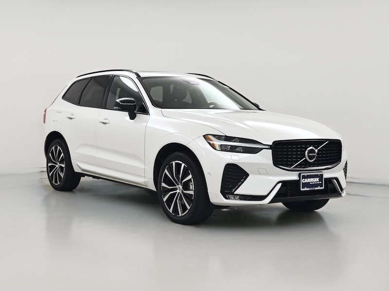 2023 Volvo XC60 B5 Plus Dark Theme