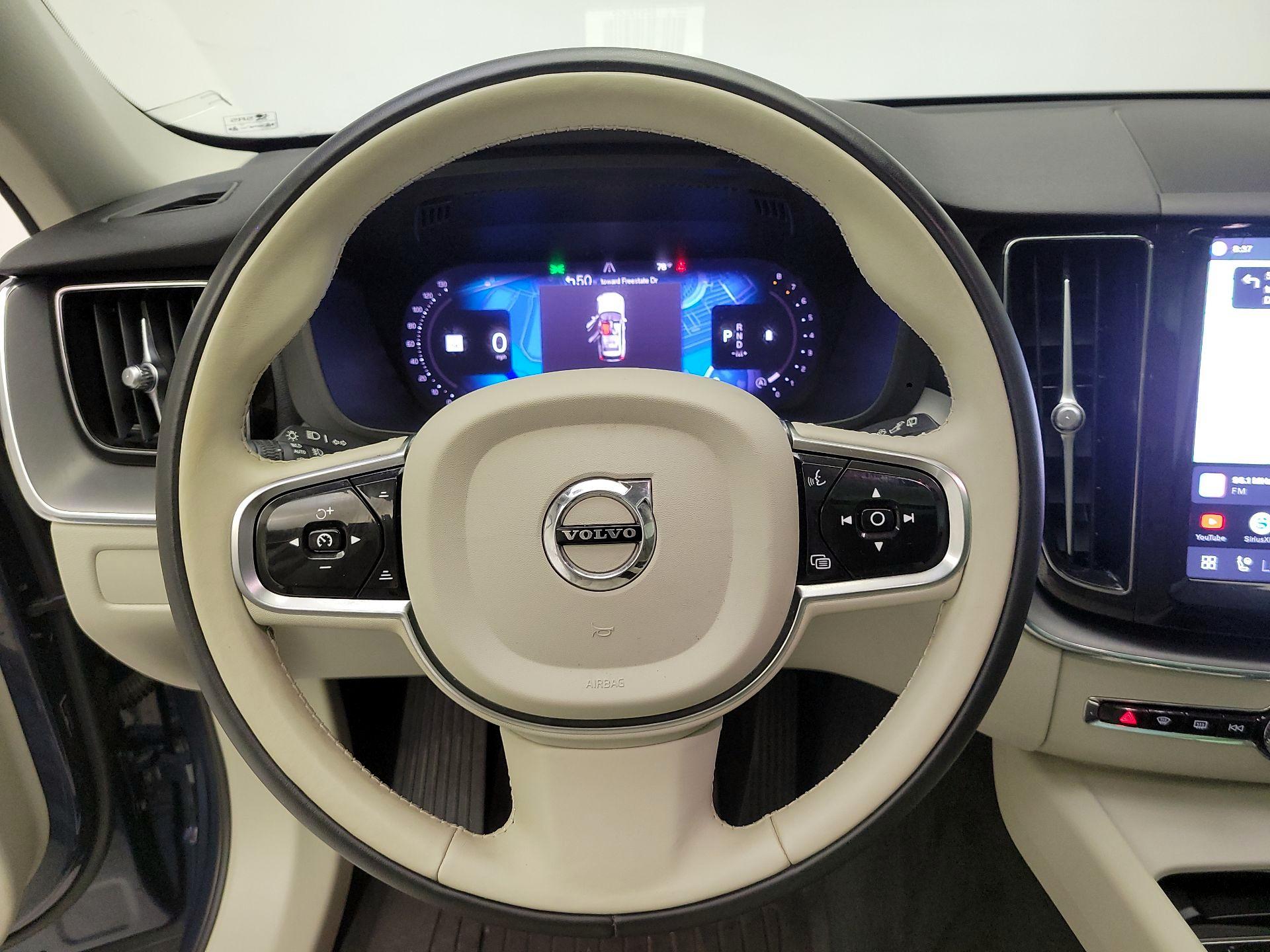 Thumbnail: 2024 Volvo XC60 - 10