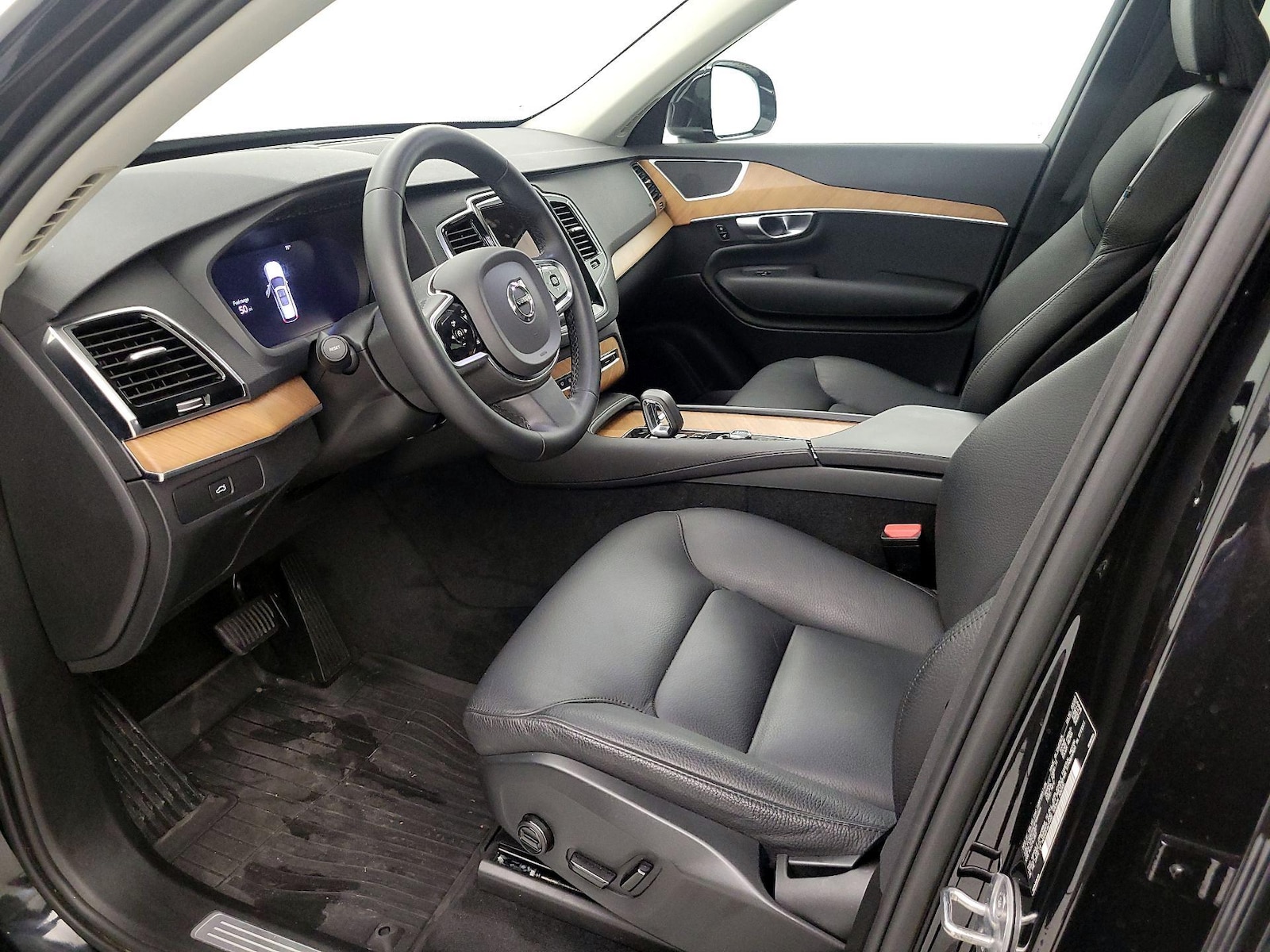2023 Volvo XC90 Plus - Photo 12