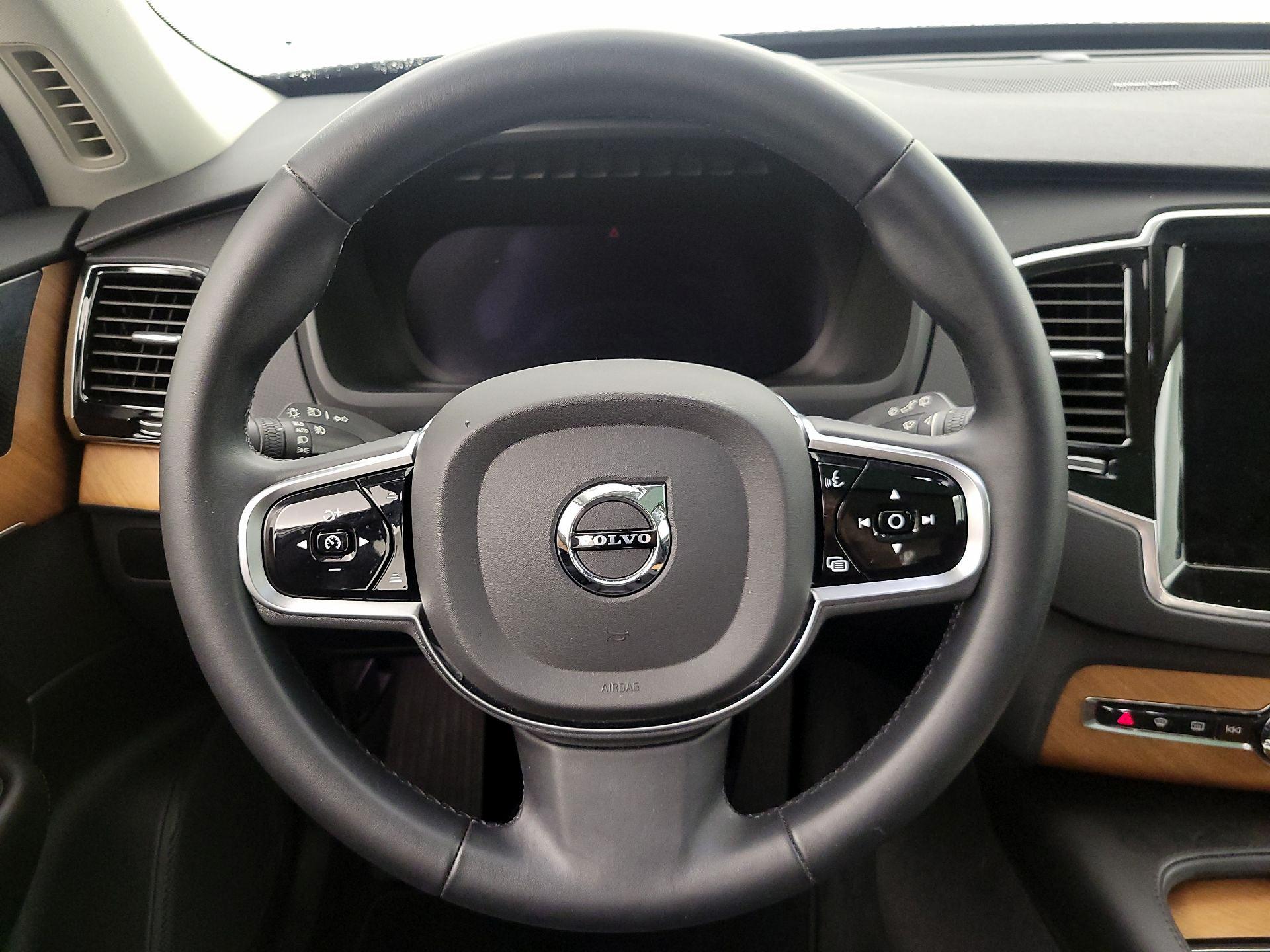 Thumbnail: 2023 Volvo XC90 - 10