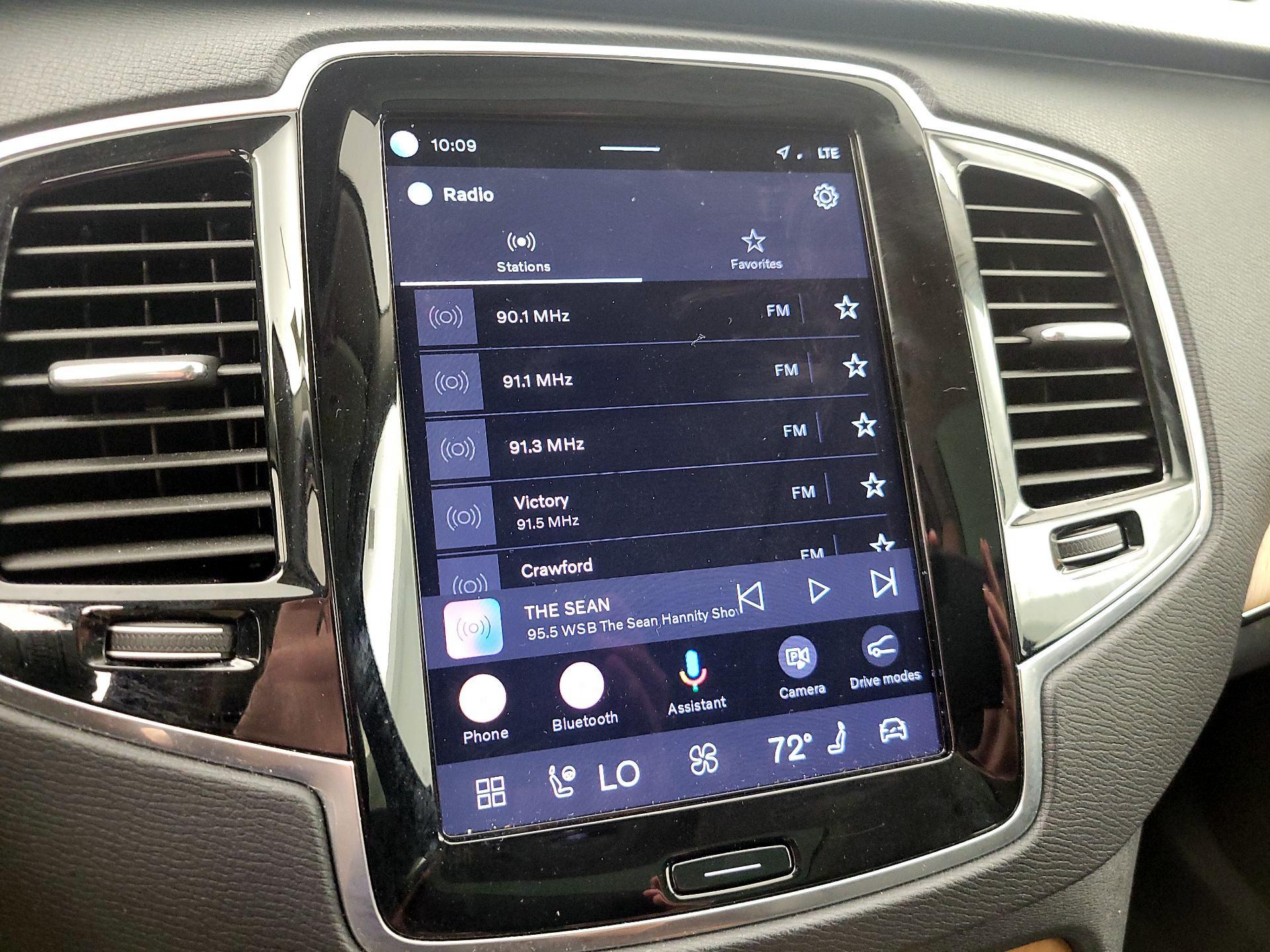 Thumbnail: 2023 Volvo XC90 - 16