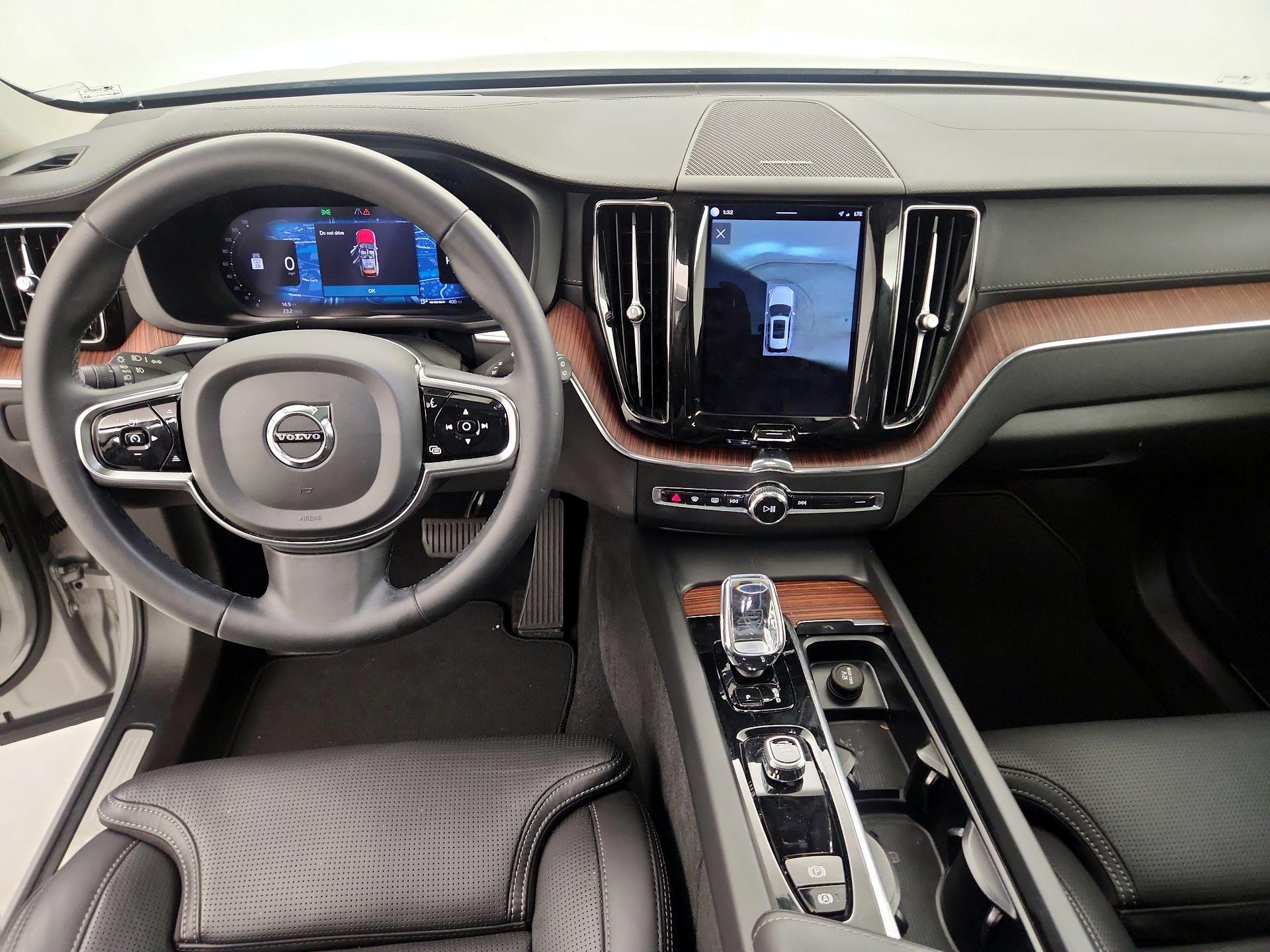 Thumbnail: 2023 Volvo XC60 - 9