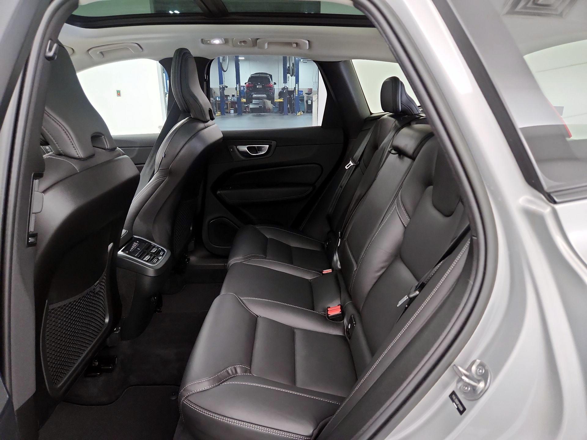 Thumbnail: 2023 Volvo XC60 - 19