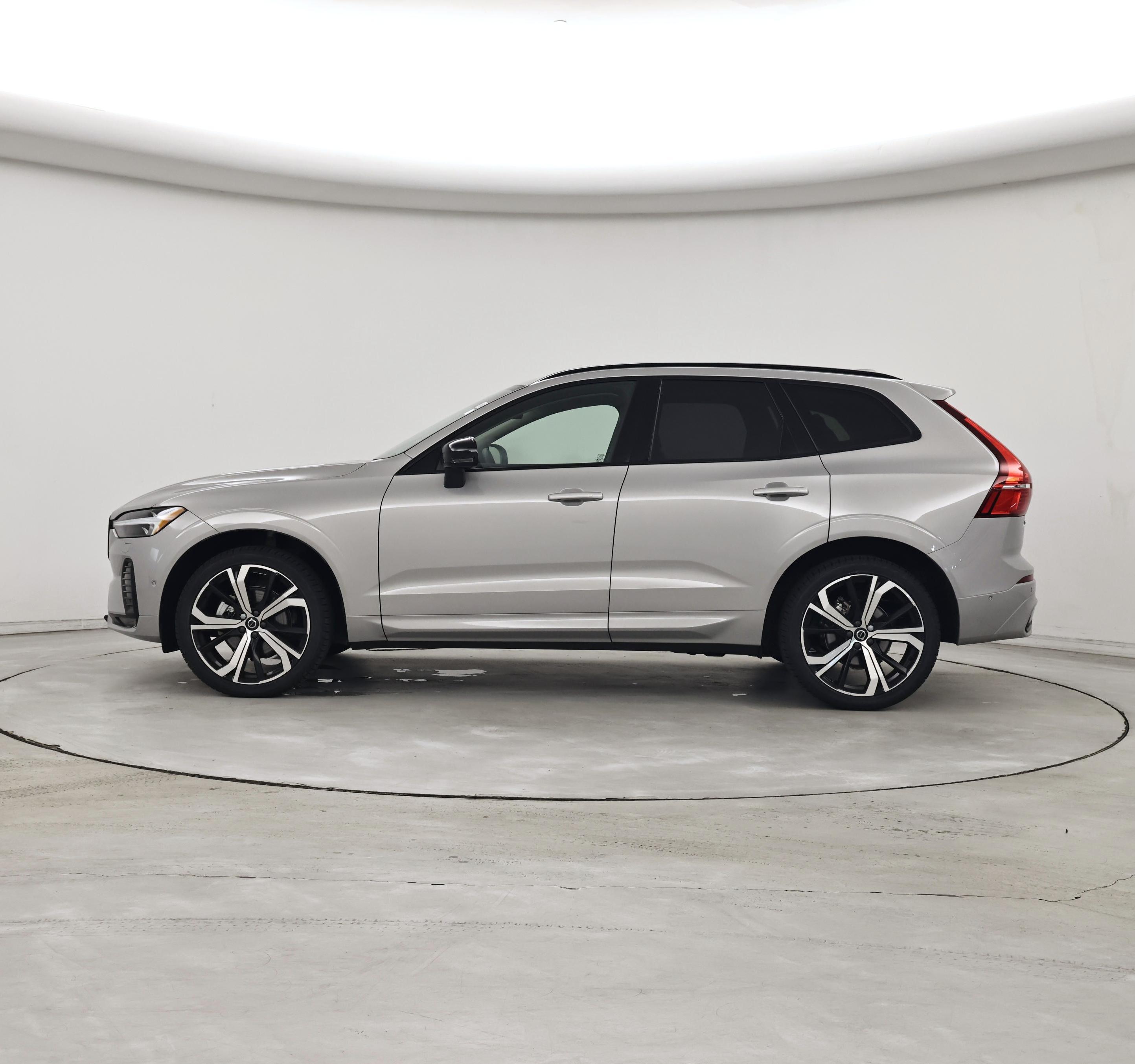 Thumbnail: 2023 Volvo XC60 - 3