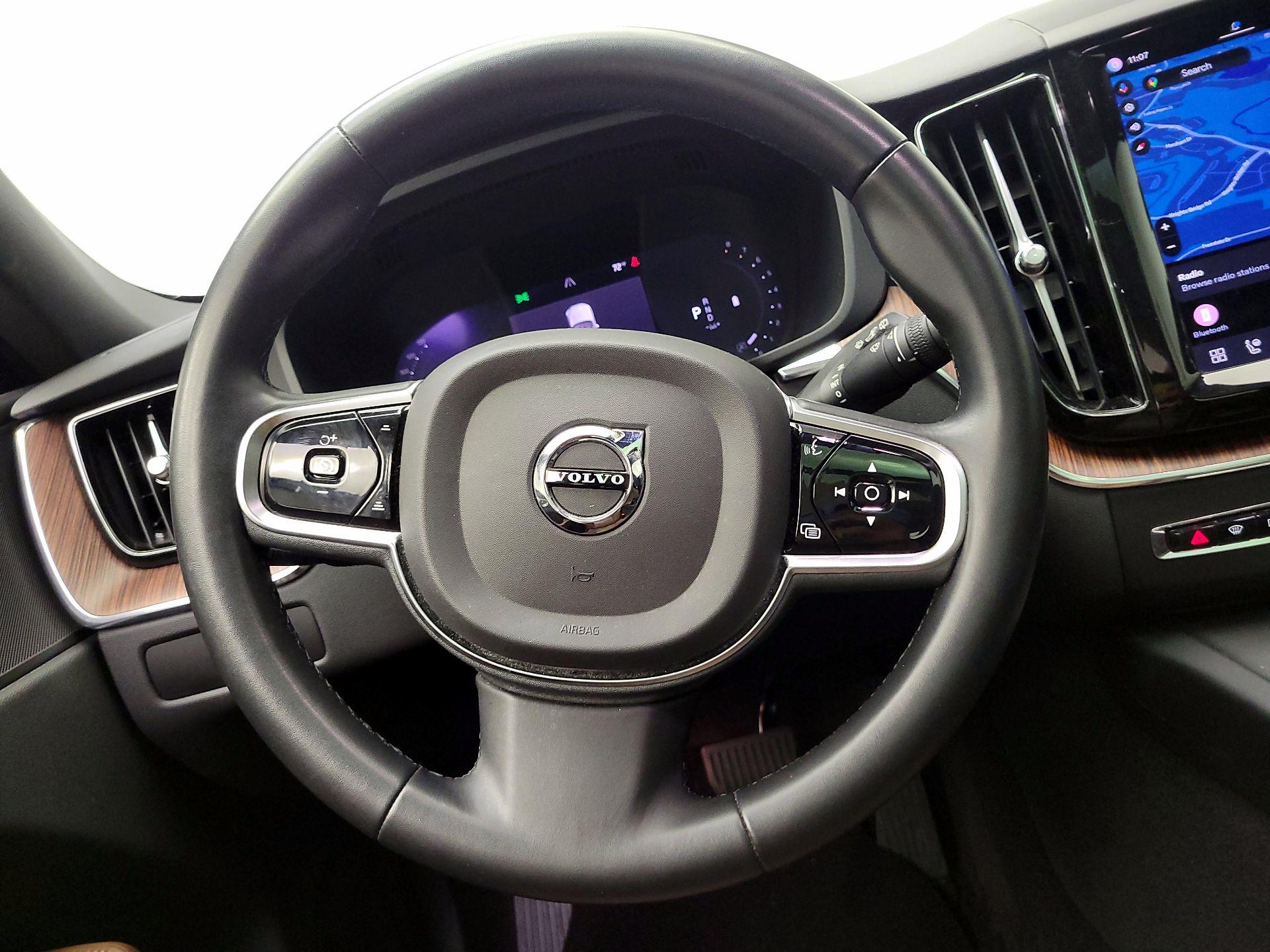 Thumbnail: 2023 Volvo XC60 - 10