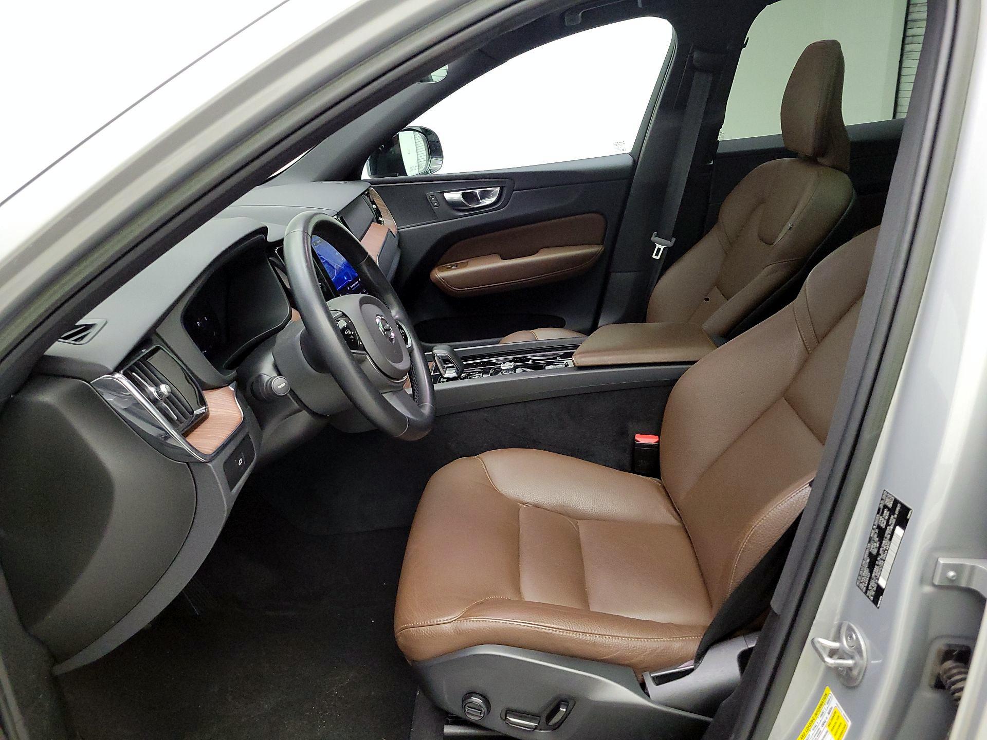 Thumbnail: 2023 Volvo XC60 - 11