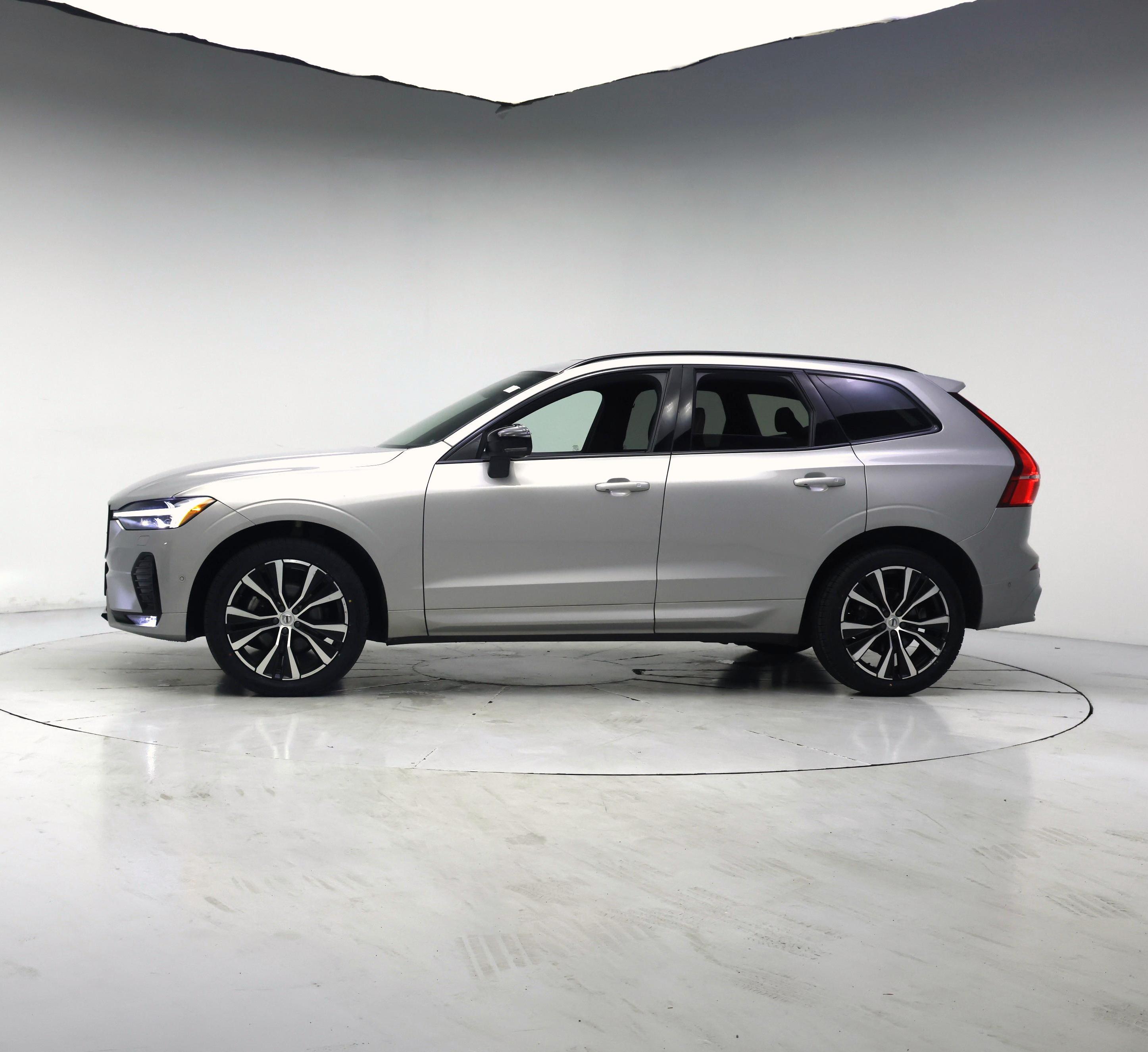Thumbnail: 2023 Volvo XC60 - 3