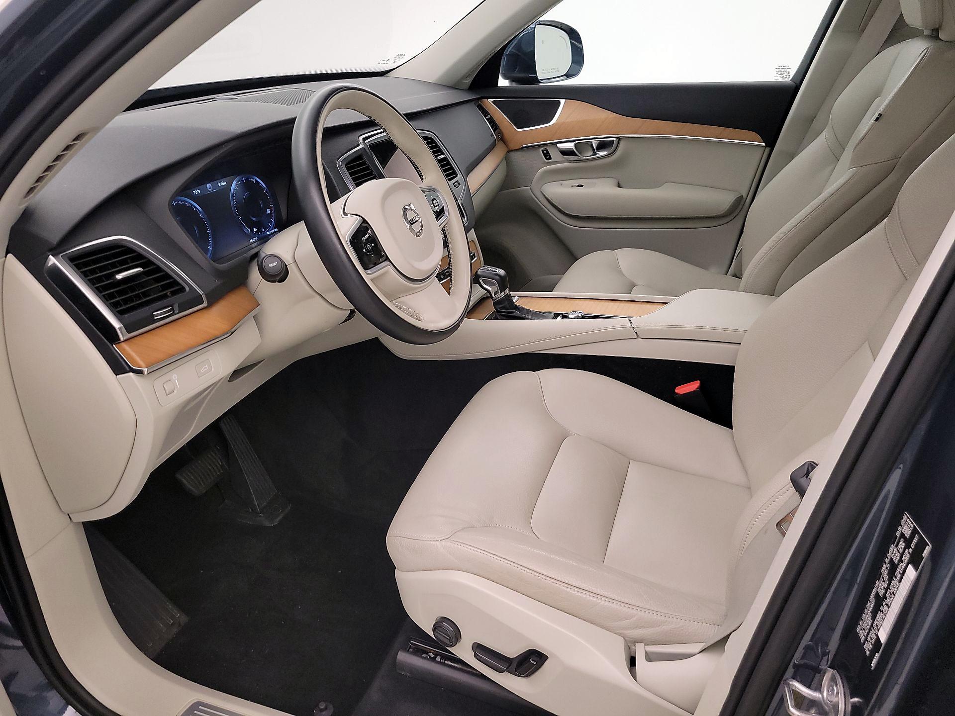 Thumbnail: 2022 Volvo XC90 - 11