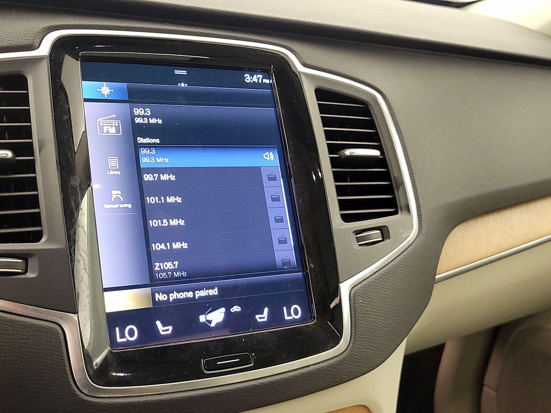 Thumbnail: 2022 Volvo XC90 - 16