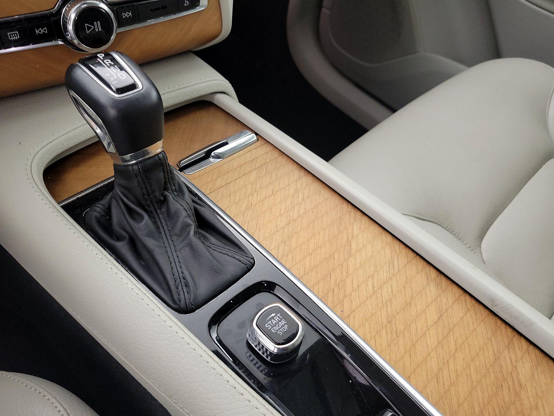 Thumbnail: 2022 Volvo XC90 - 18