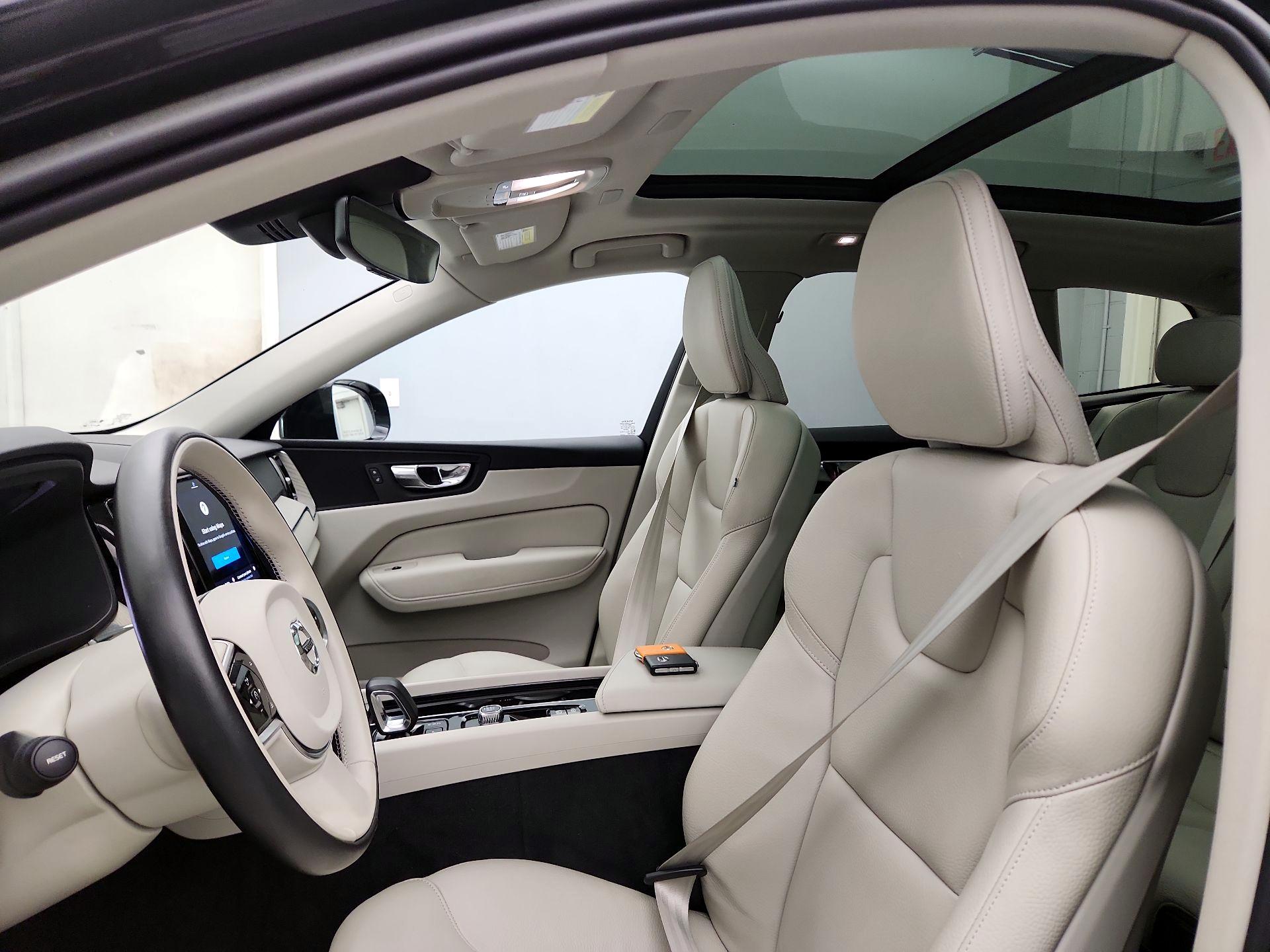 Thumbnail: 2023 Volvo XC60 - 18