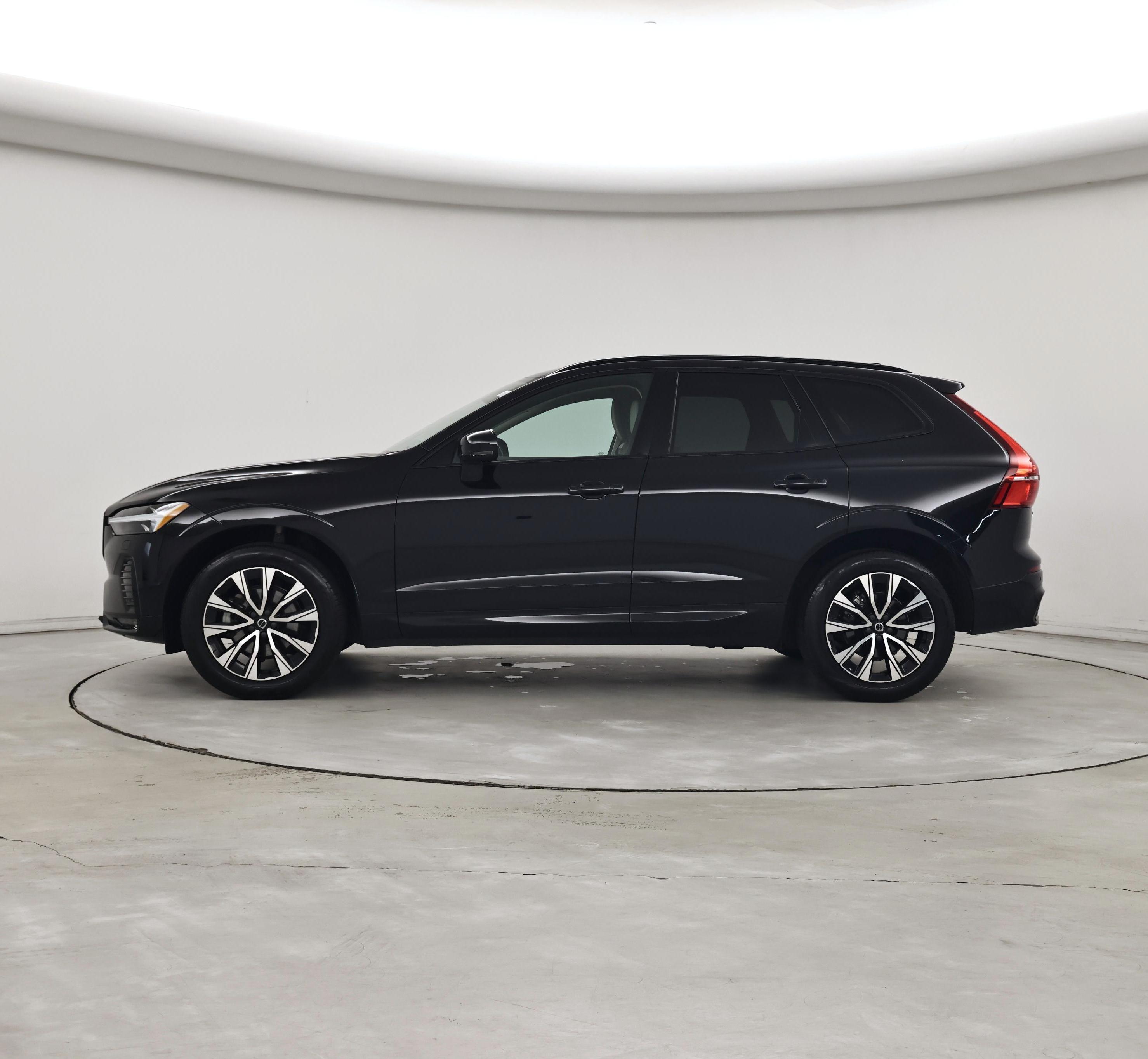 Thumbnail: 2023 Volvo XC60 - 3