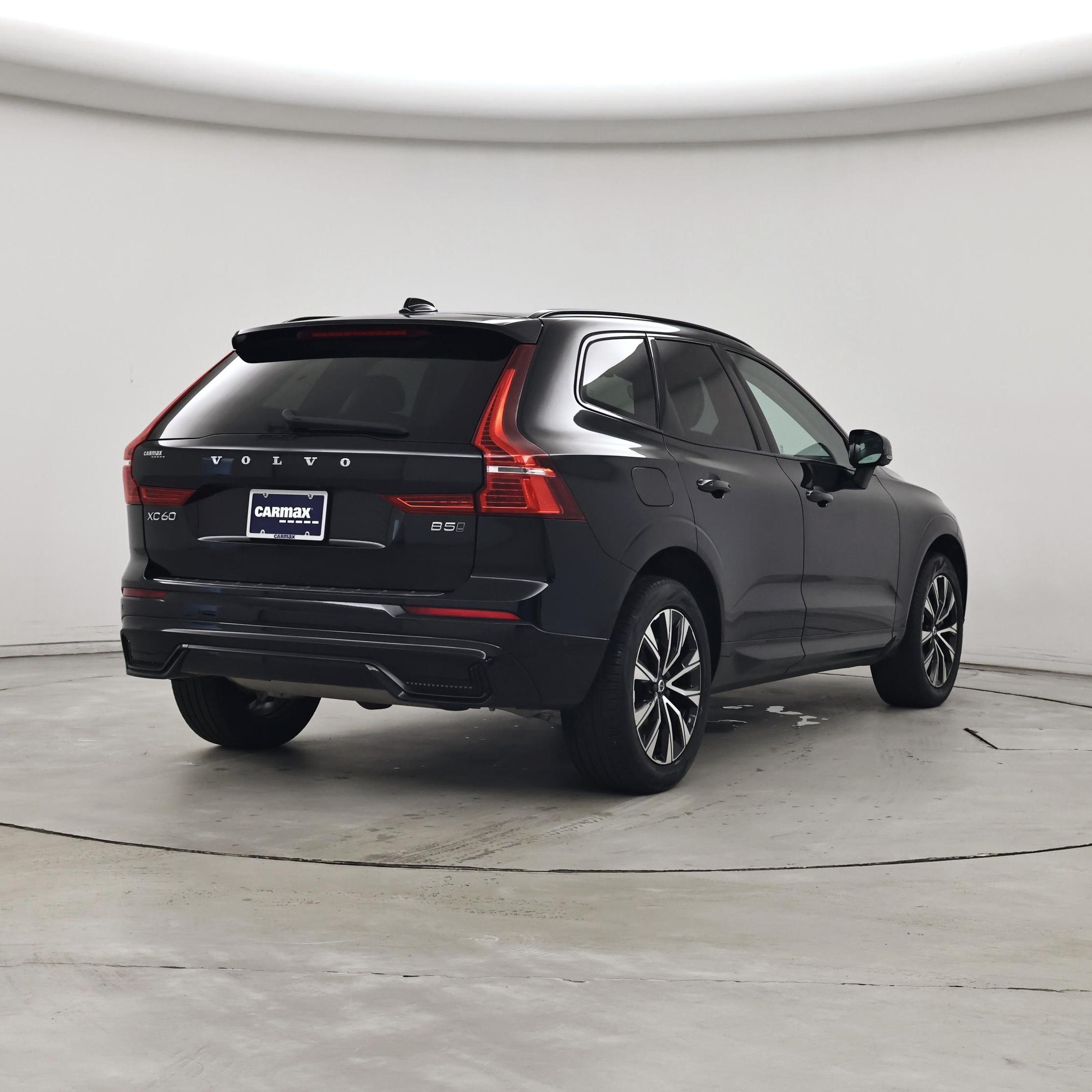 Thumbnail: 2023 Volvo XC60 - 8