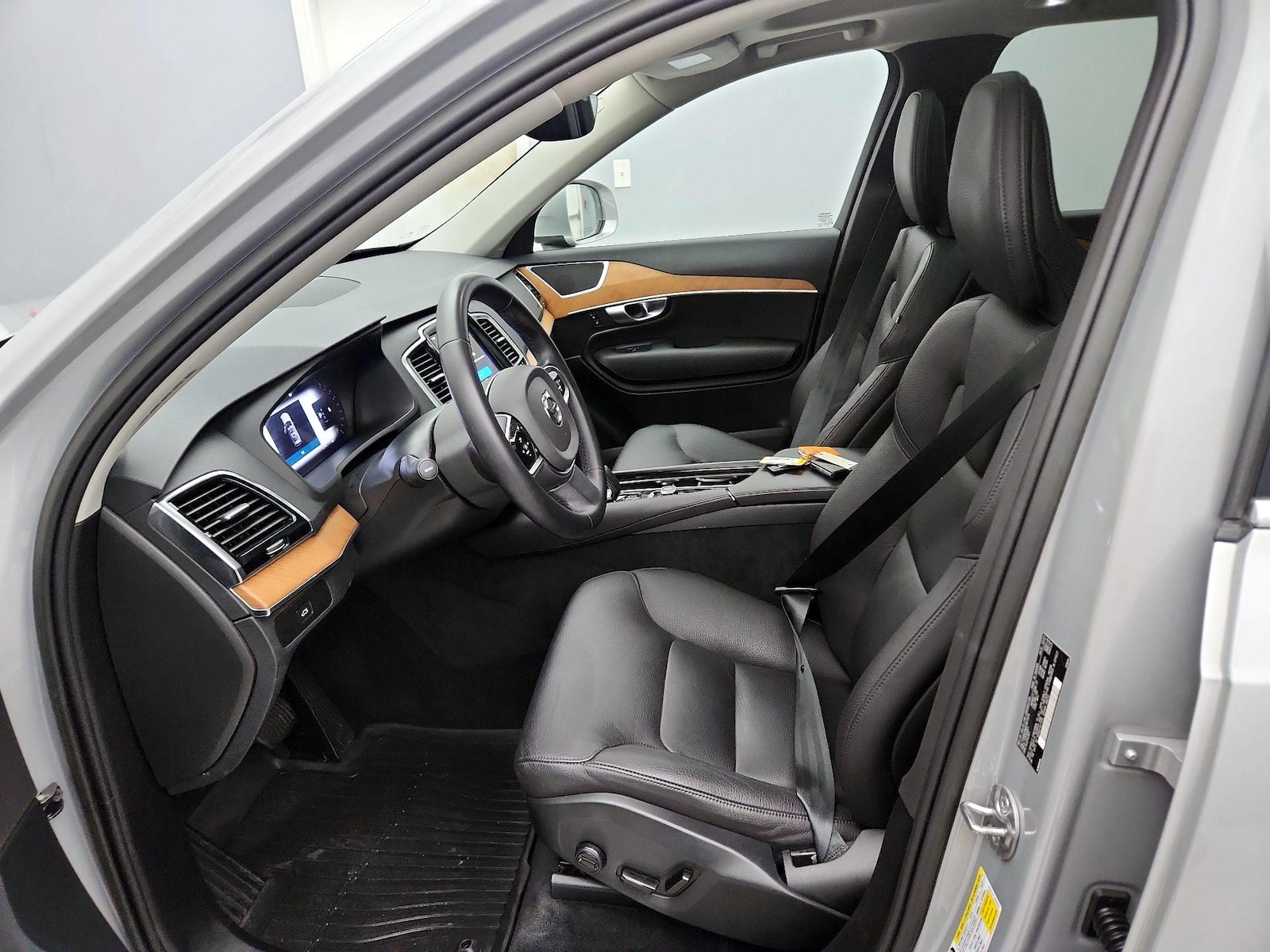 2023 Volvo XC90 Plus - Photo 12