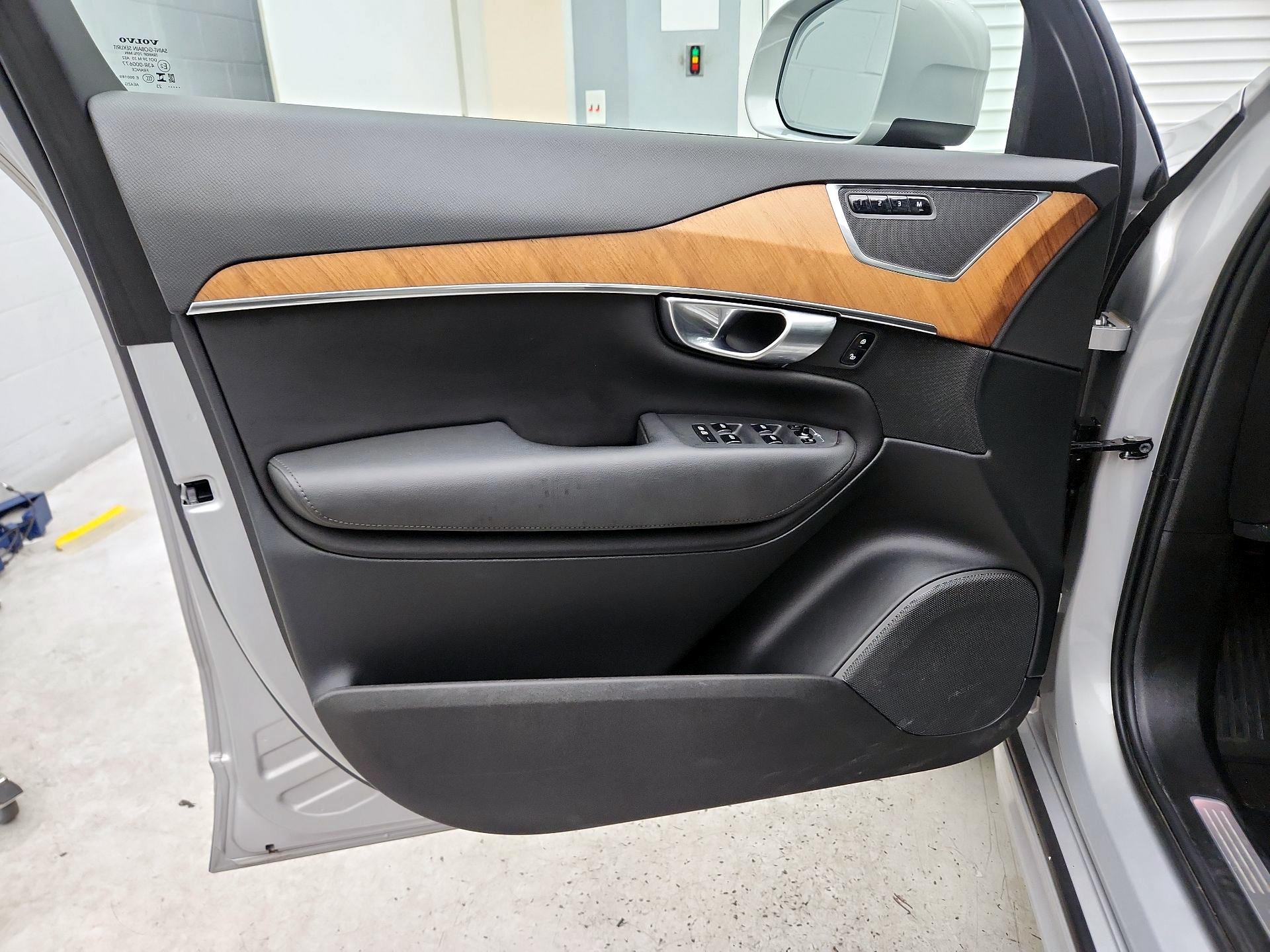 Thumbnail: 2023 Volvo XC90 - 12
