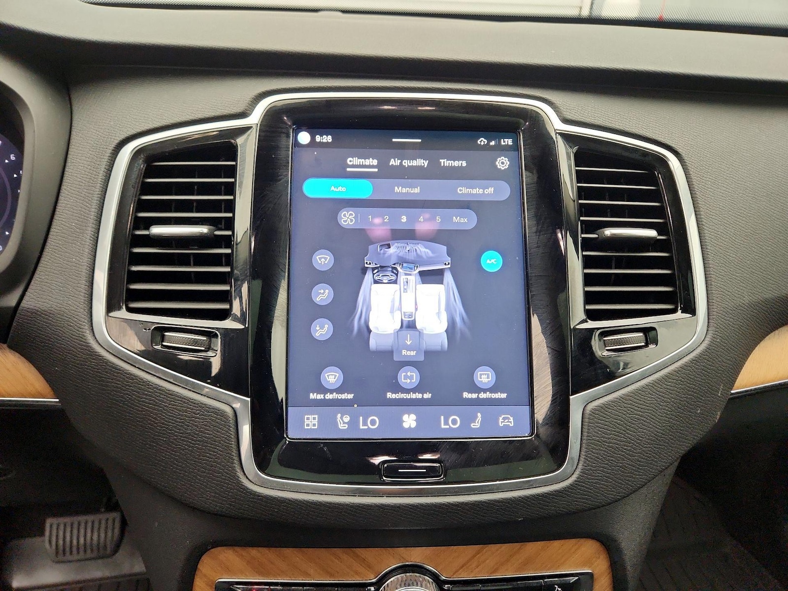 2023 Volvo XC90 Plus - Photo 17
