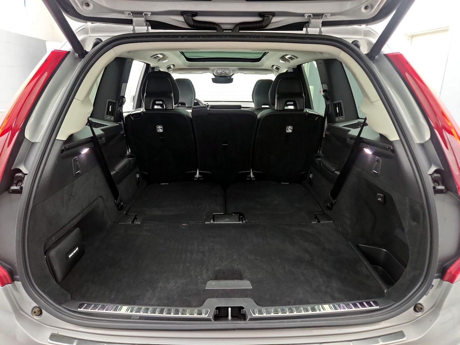 2023 Volvo XC90 Plus - Photo 22
