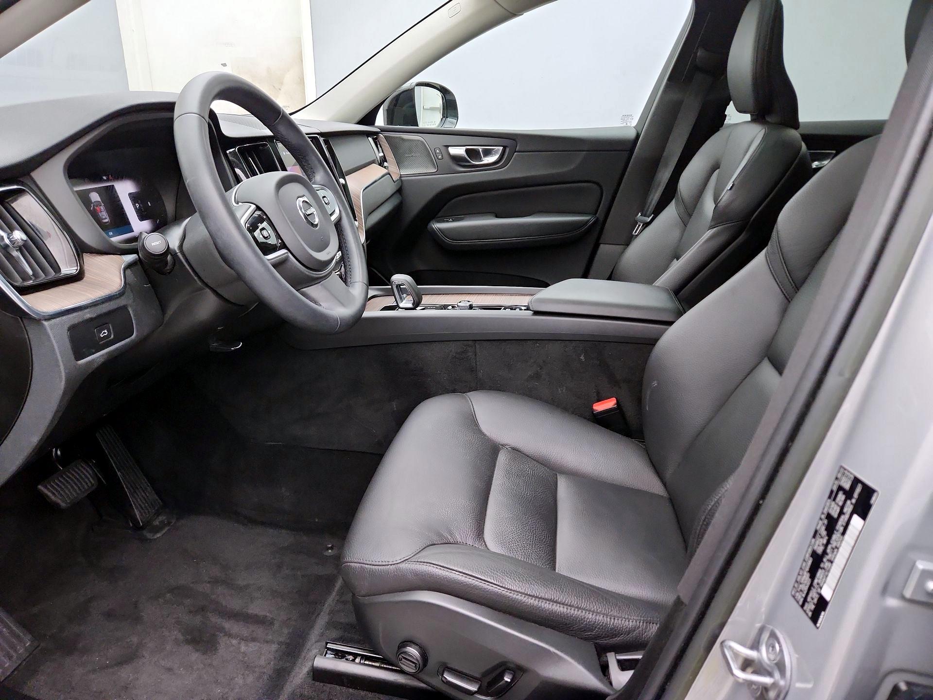 Thumbnail: 2023 Volvo XC60 - 11