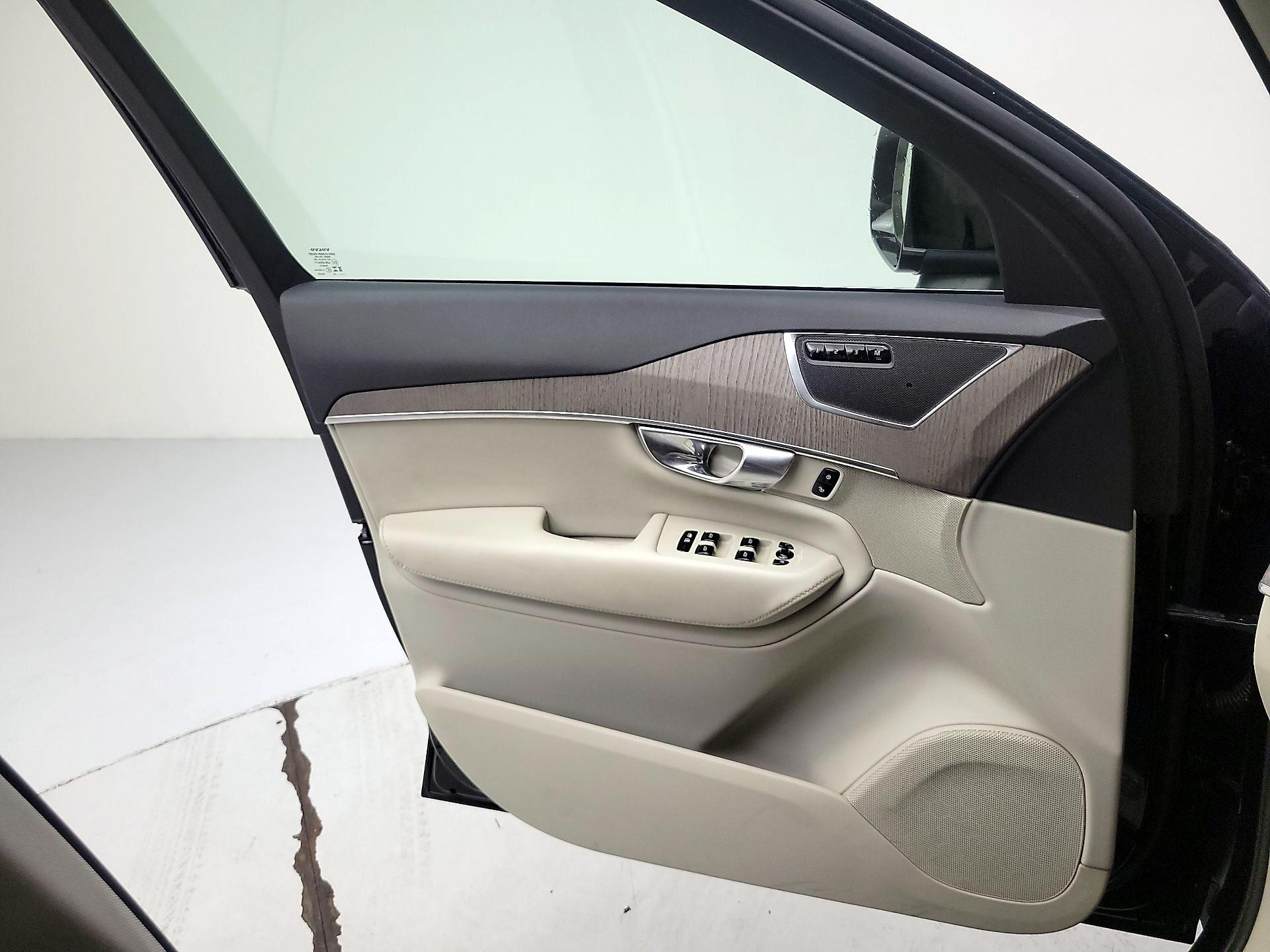 Thumbnail: 2023 Volvo XC90 - 12