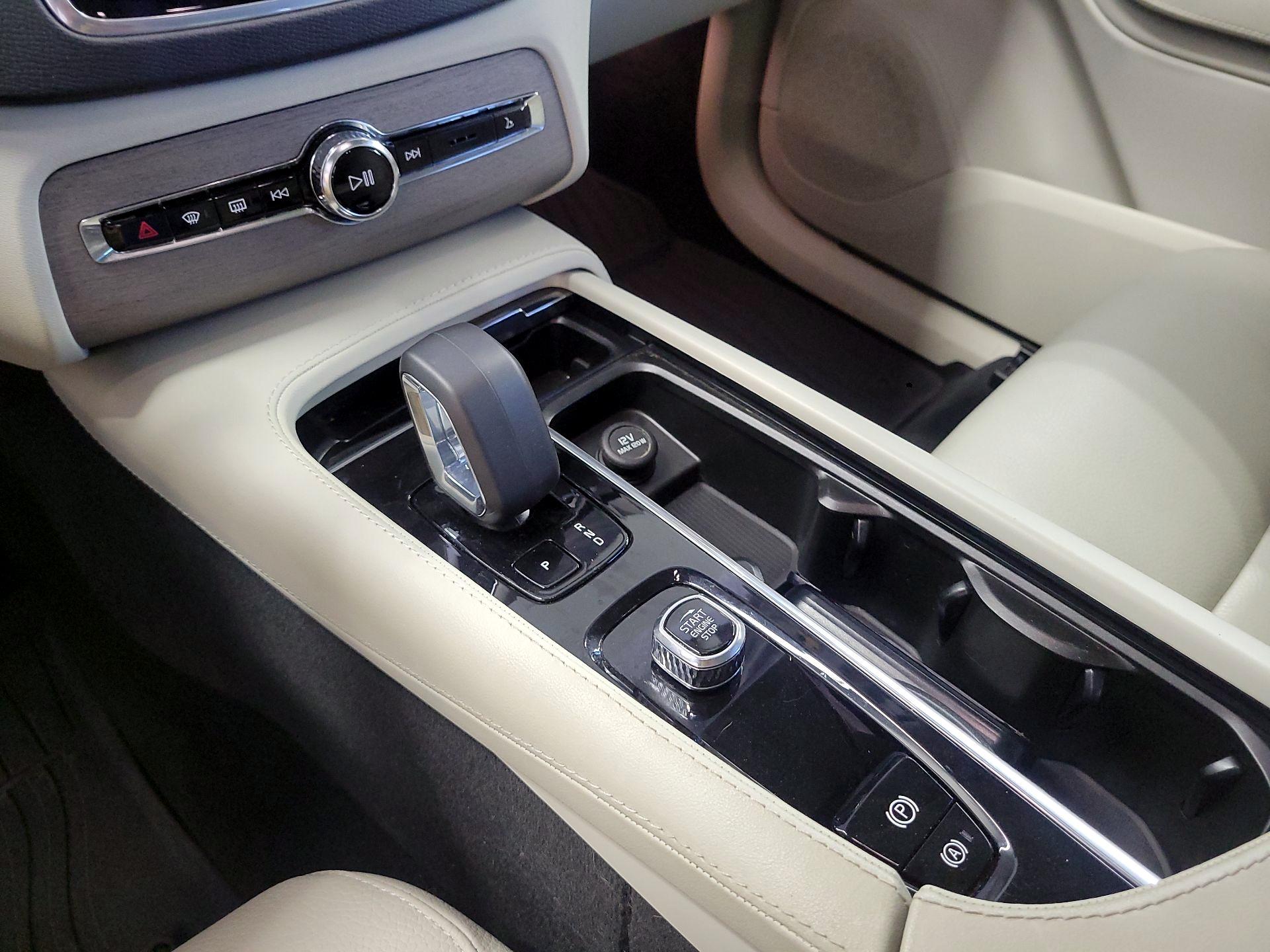 Thumbnail: 2023 Volvo XC90 - 17