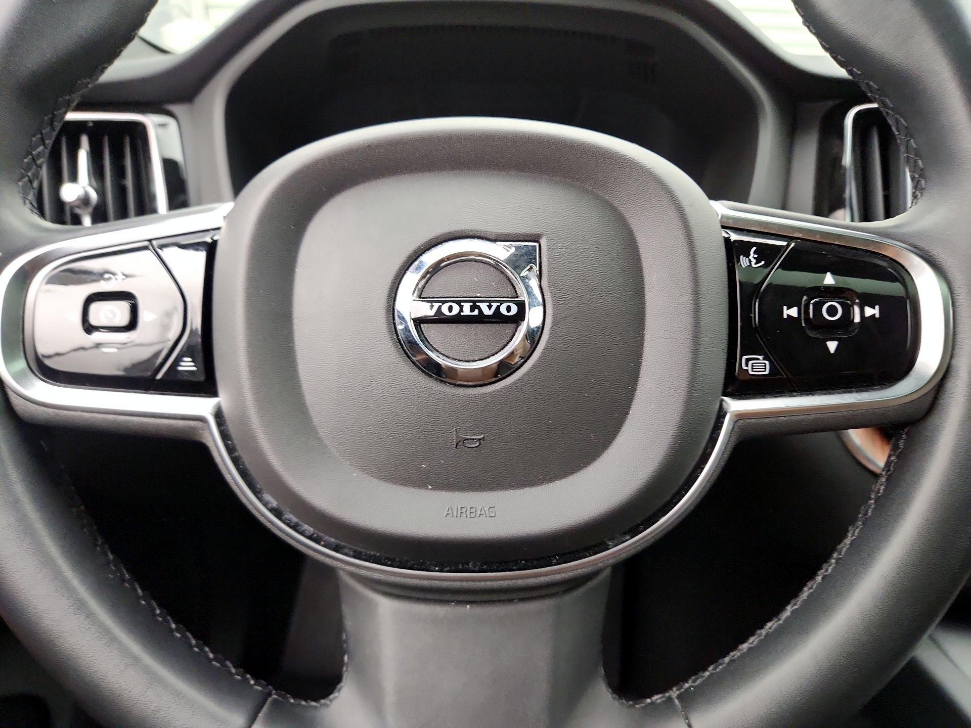 Thumbnail: 2023 Volvo XC60 - 10