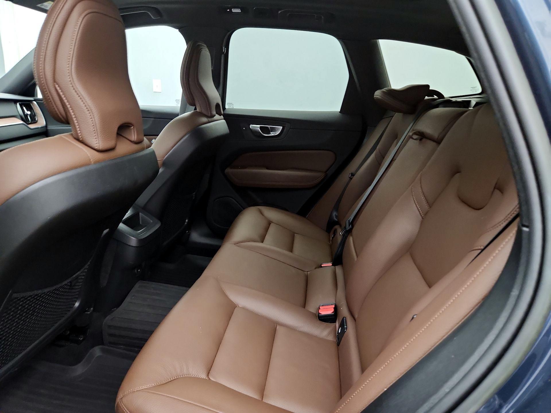 Thumbnail: 2023 Volvo XC60 - 20