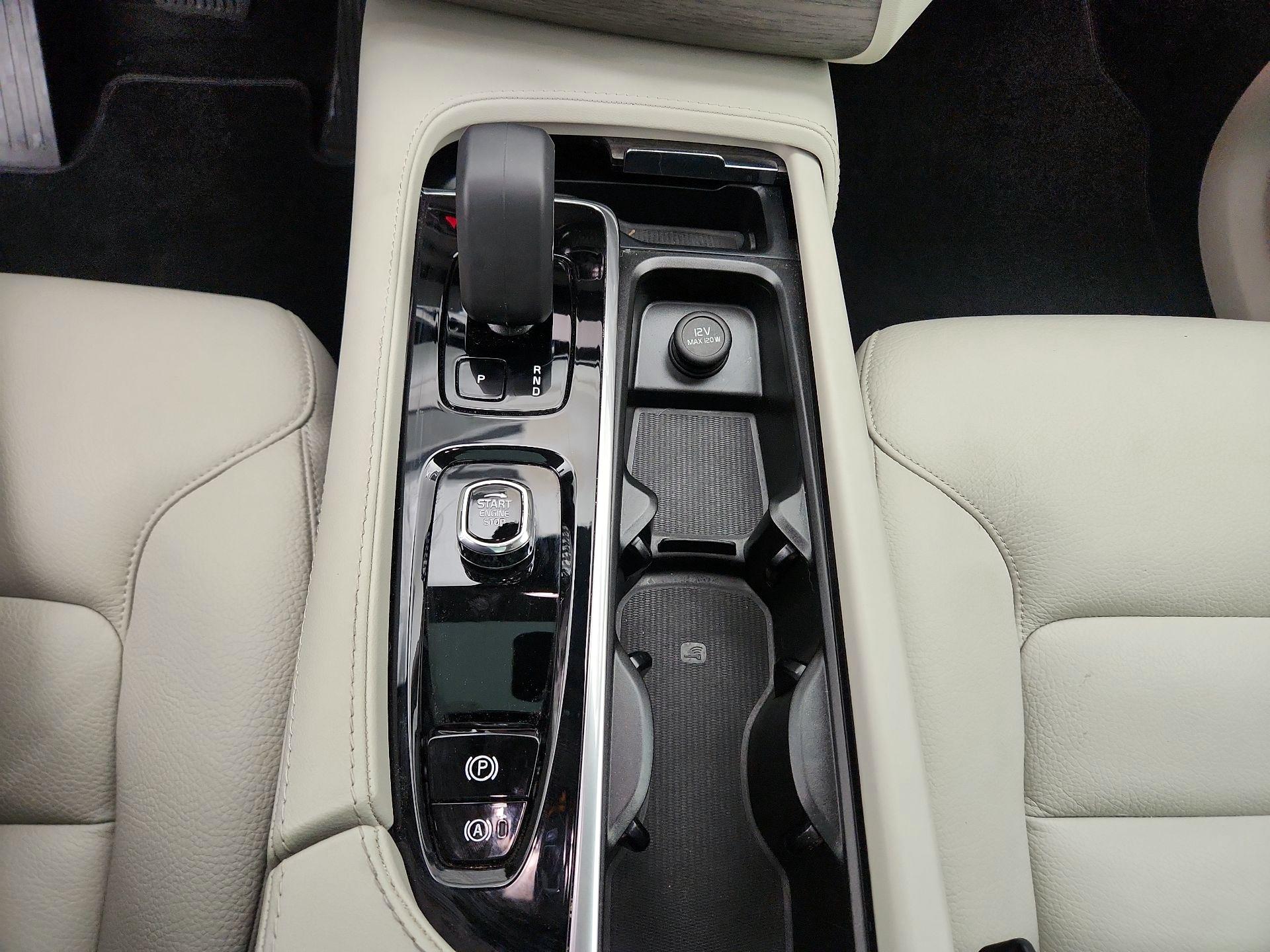 Thumbnail: 2023 Volvo XC90 - 18