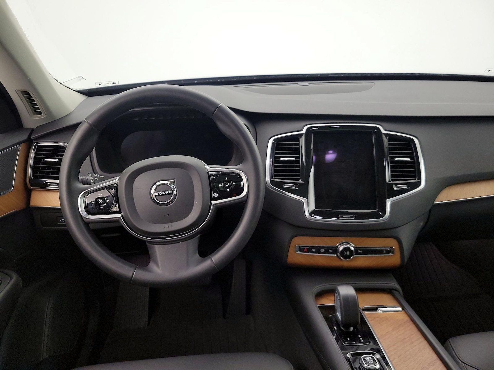 2023 Volvo XC90 Plus - Photo 11