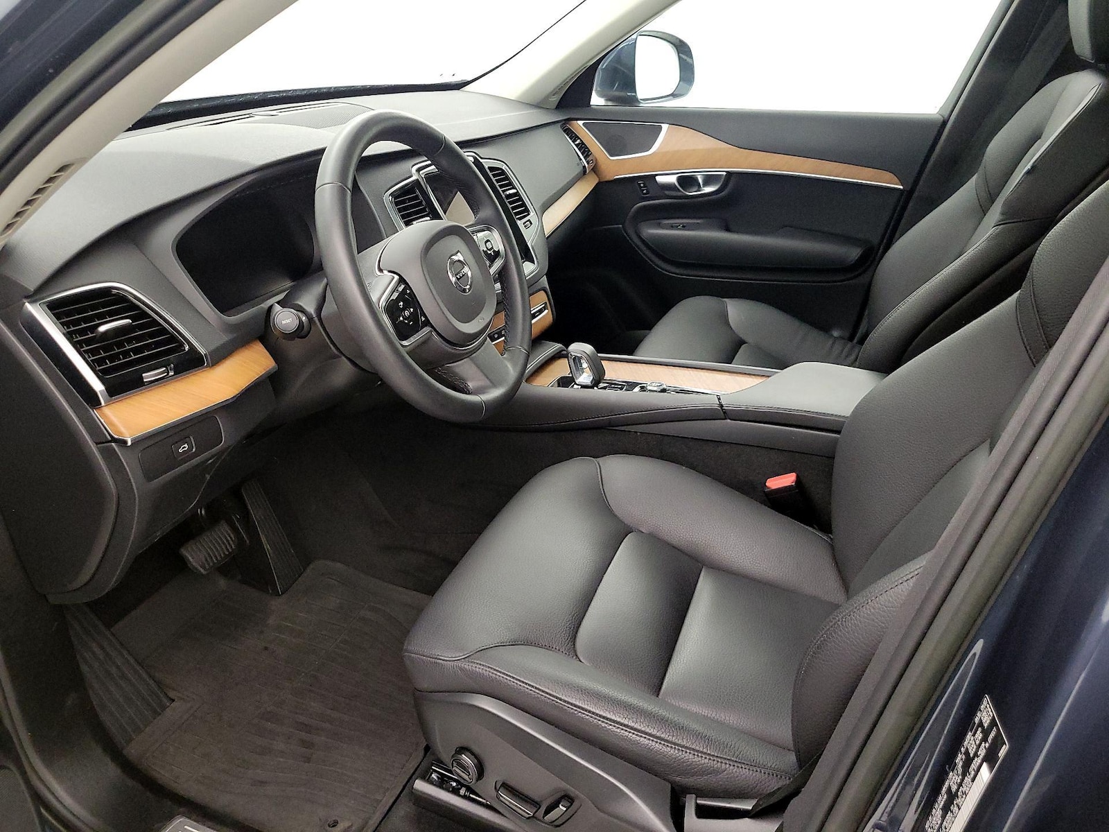 2023 Volvo XC90 Plus - Photo 12