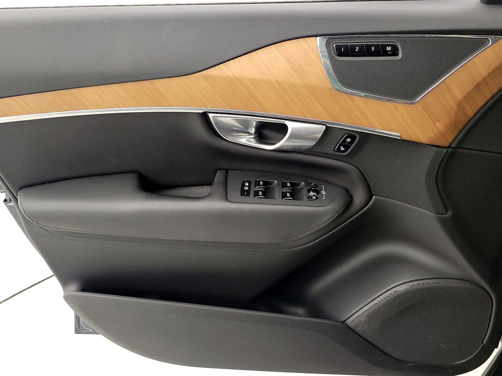 2023 Volvo XC90 Plus - Photo 13