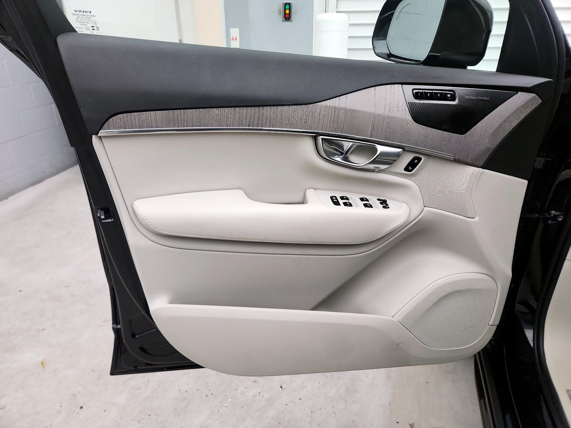 Thumbnail: 2023 Volvo XC90 - 12