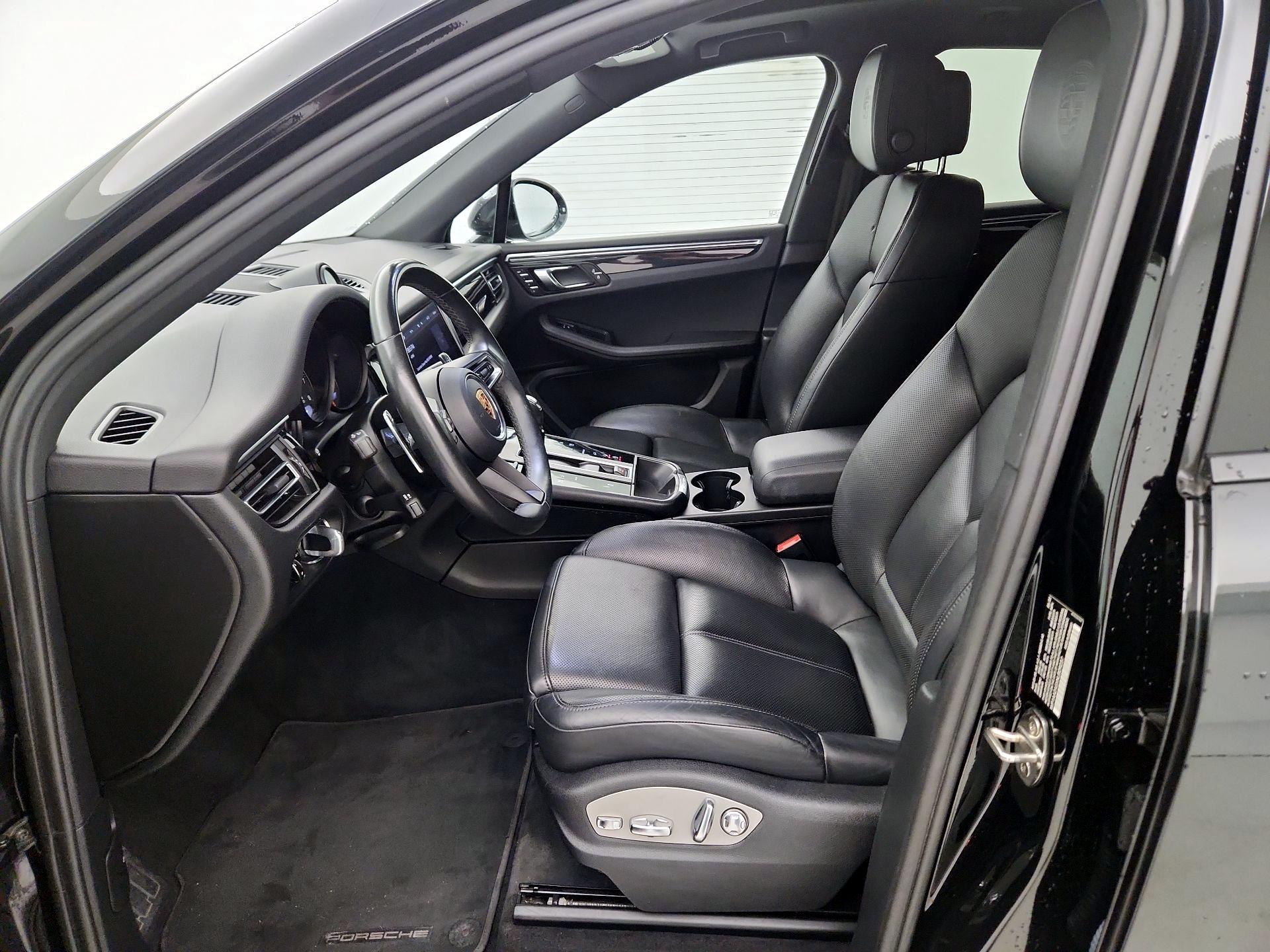 Thumbnail: 2022 Porsche Macan - 11