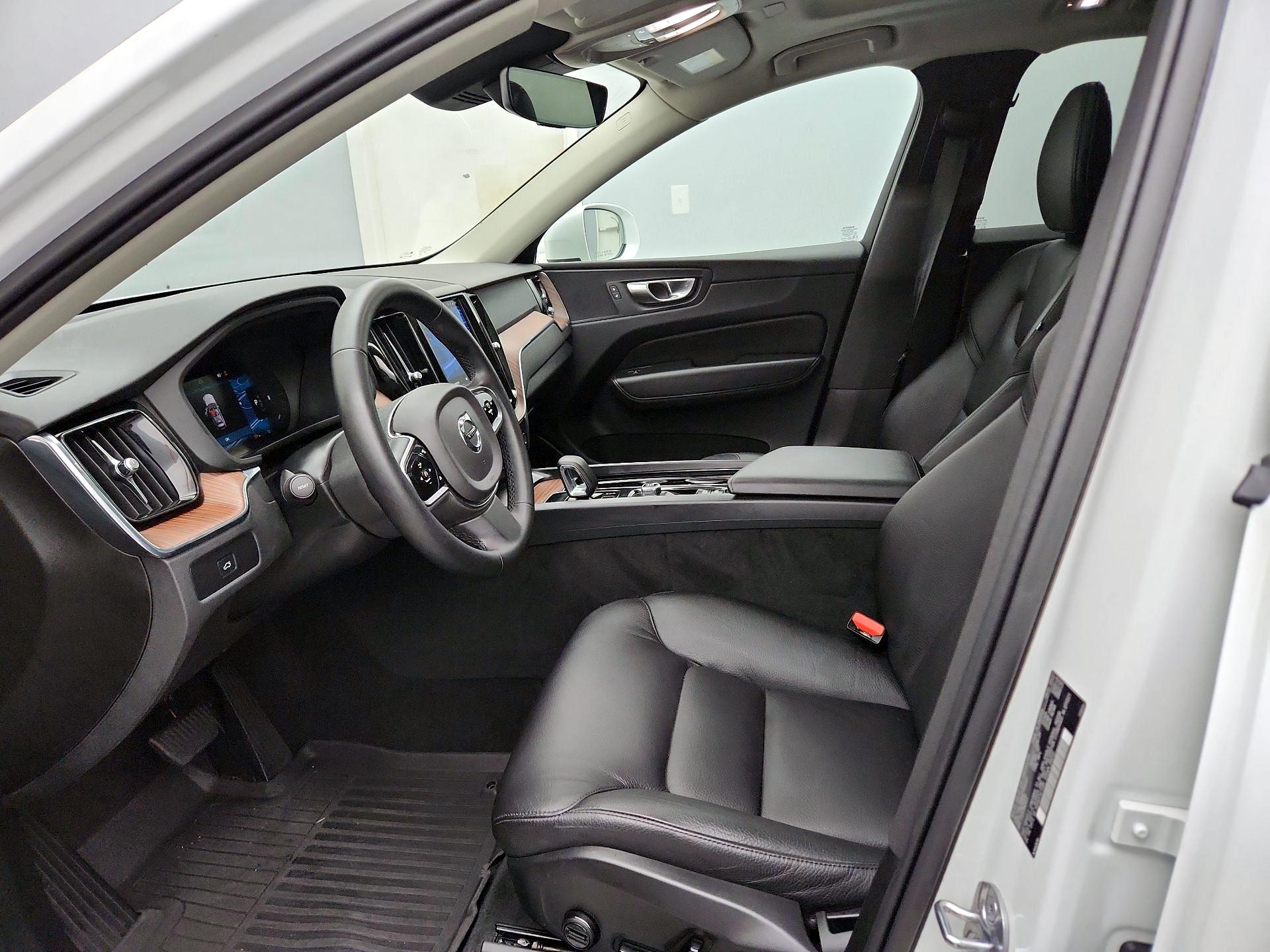 Thumbnail: 2023 Volvo XC60 - 11