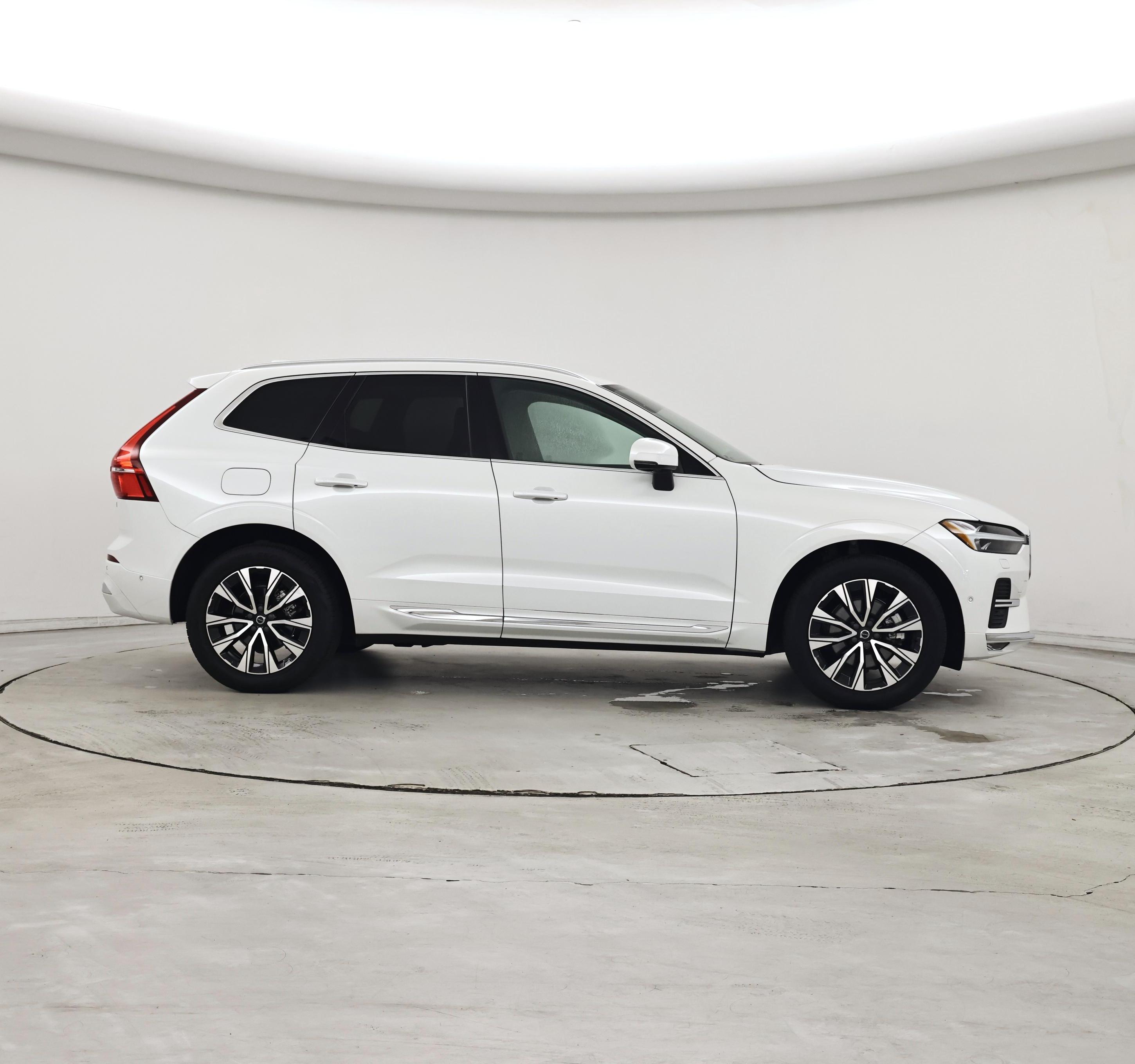 Thumbnail: 2023 Volvo XC60 - 7