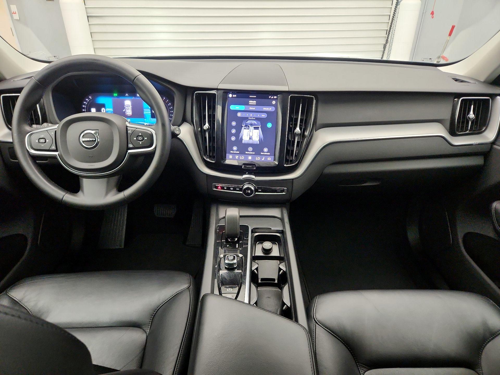 Thumbnail: 2023 Volvo XC60 - 9