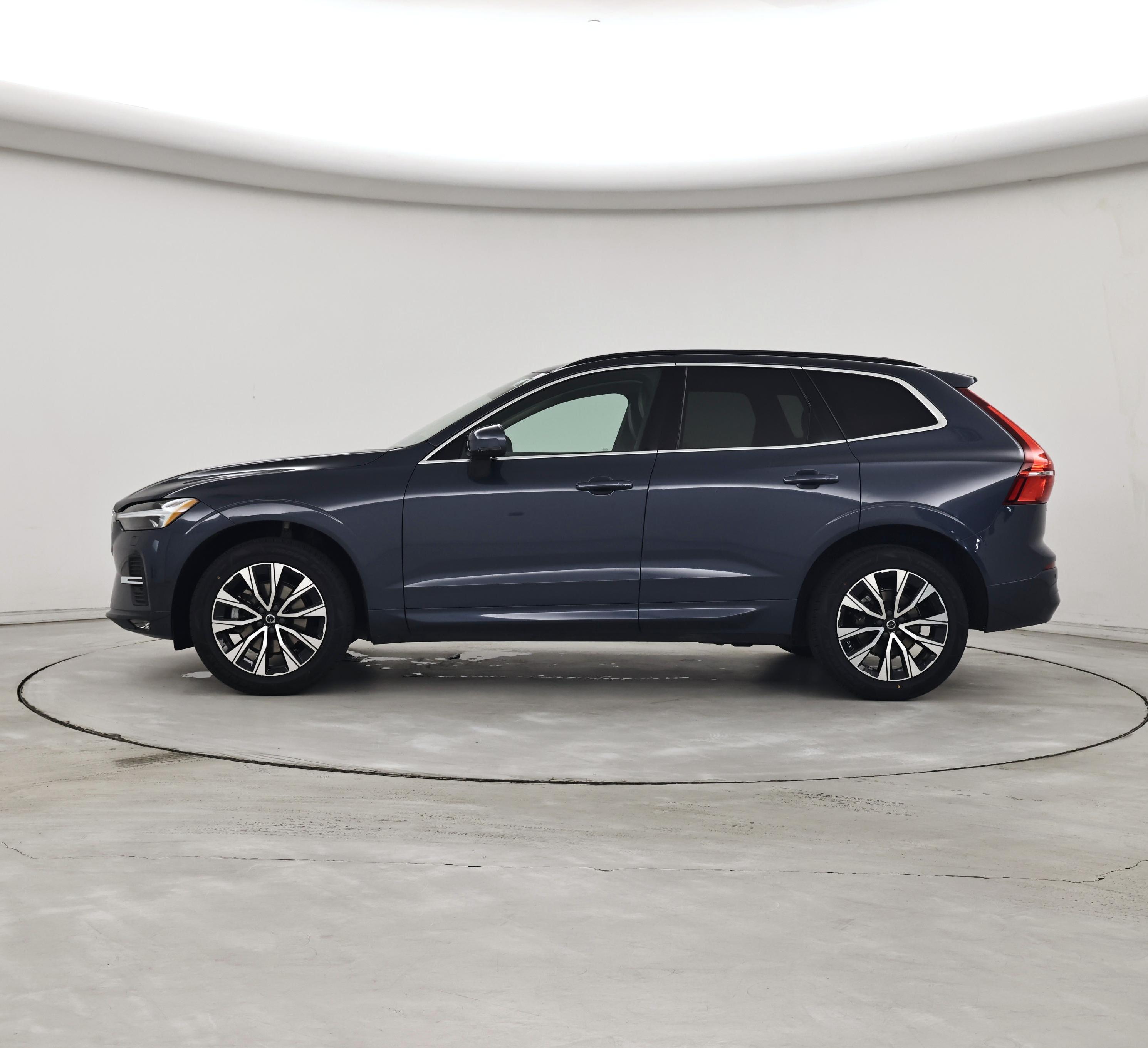 Thumbnail: 2023 Volvo XC60 - 3