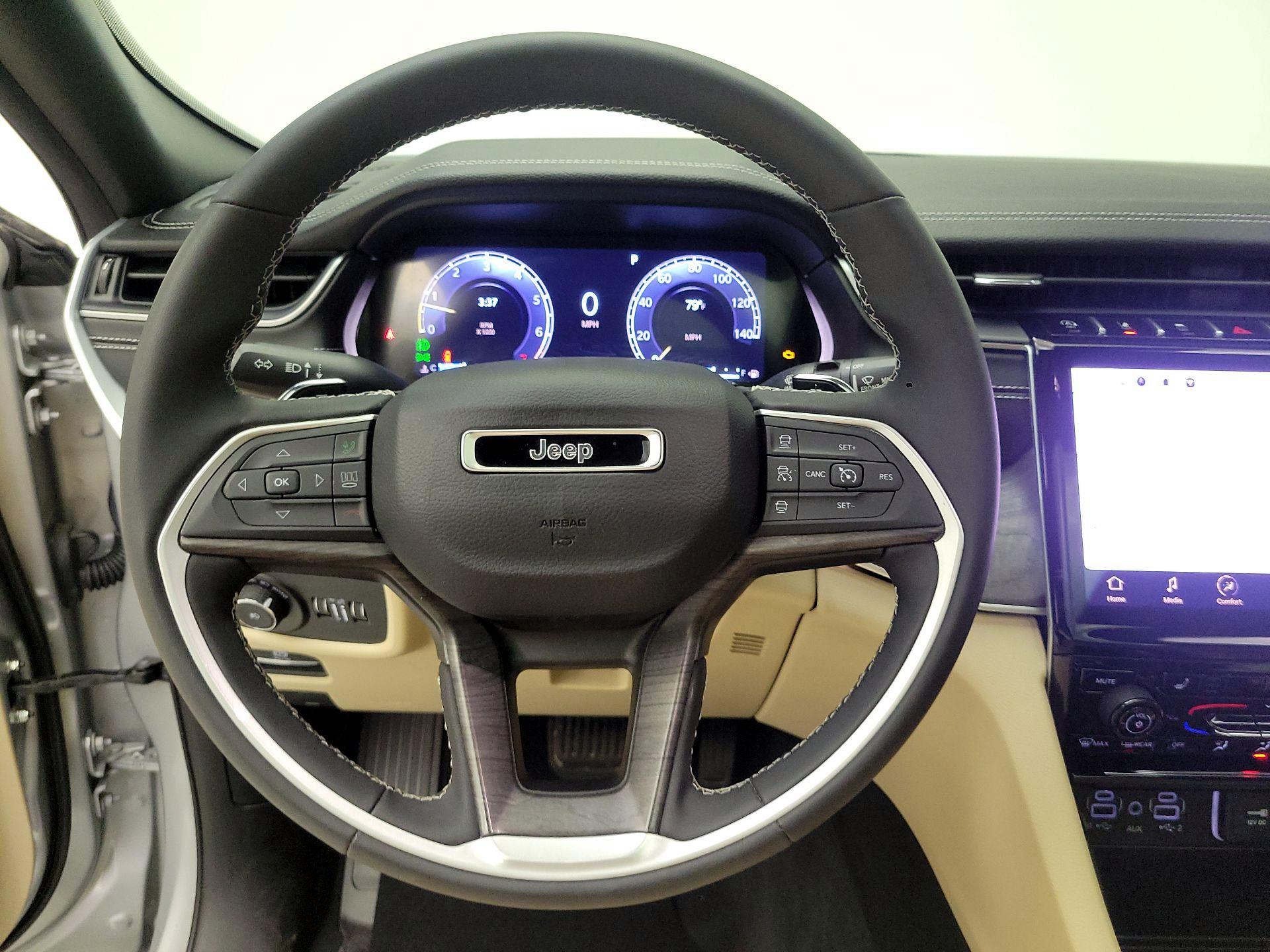 Thumbnail: 2024 Jeep Grand Cherokee - 10