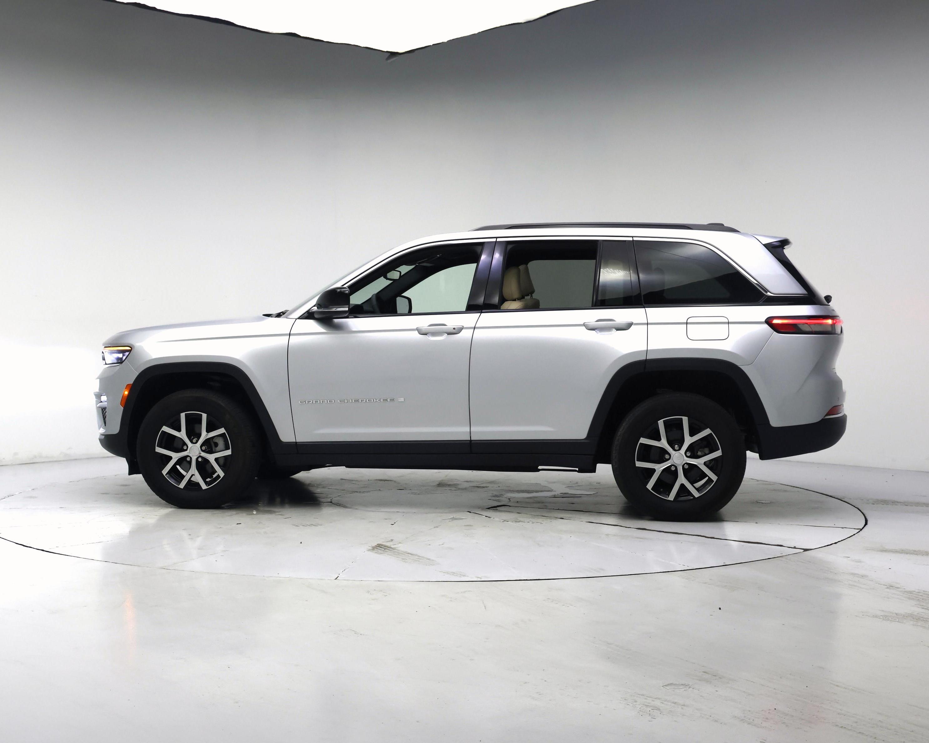 Thumbnail: 2024 Jeep Grand Cherokee - 3
