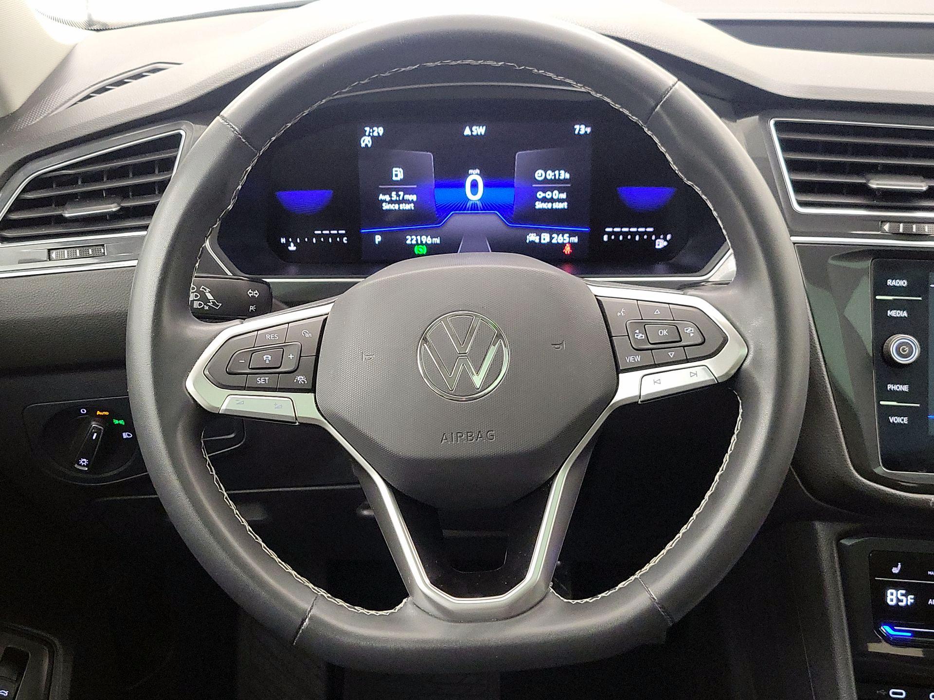 Thumbnail: 2023 Volkswagen Tiguan - 10