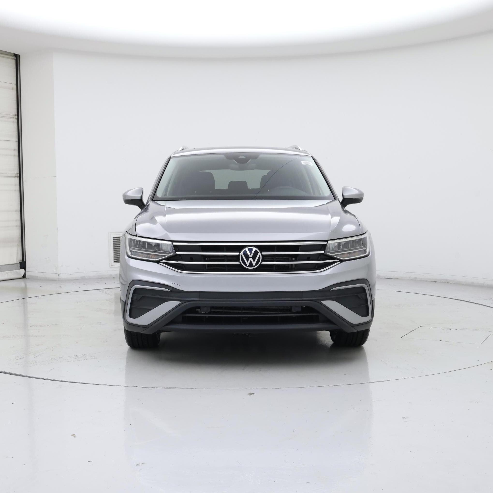 Thumbnail: 2023 Volkswagen Tiguan - 5