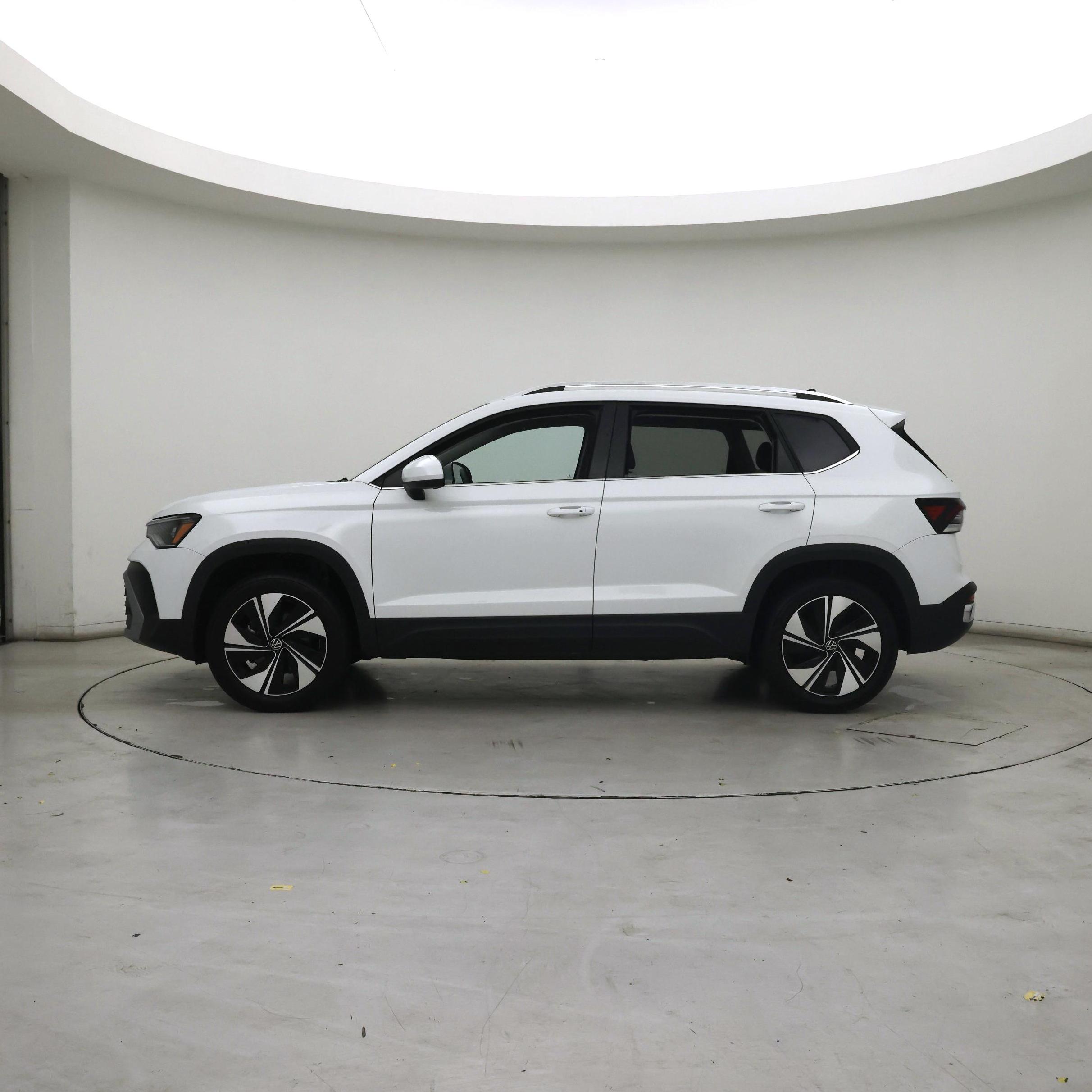 Thumbnail: 2025 Volkswagen Taos - 3