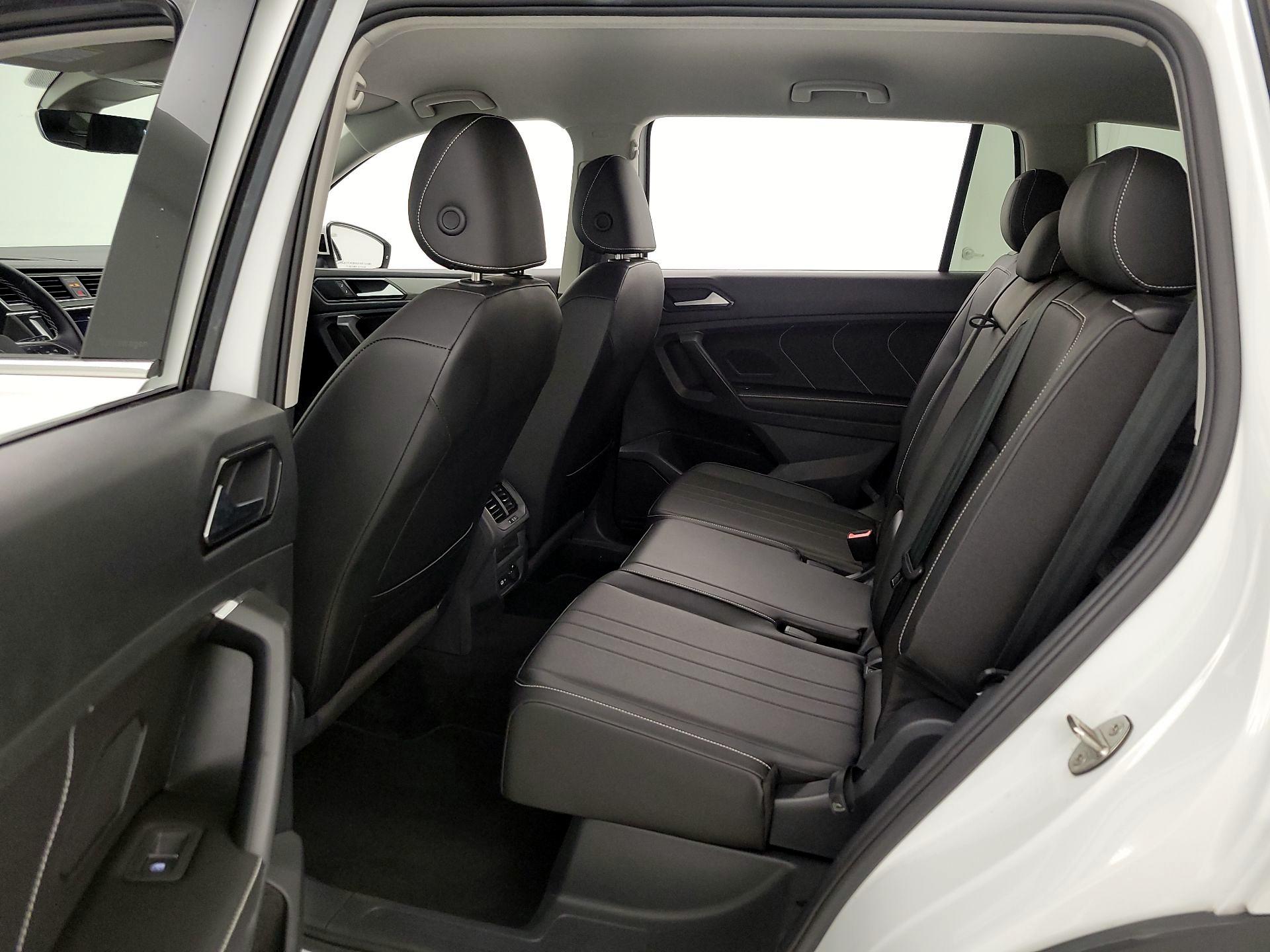Thumbnail: 2023 Volkswagen Tiguan - 19