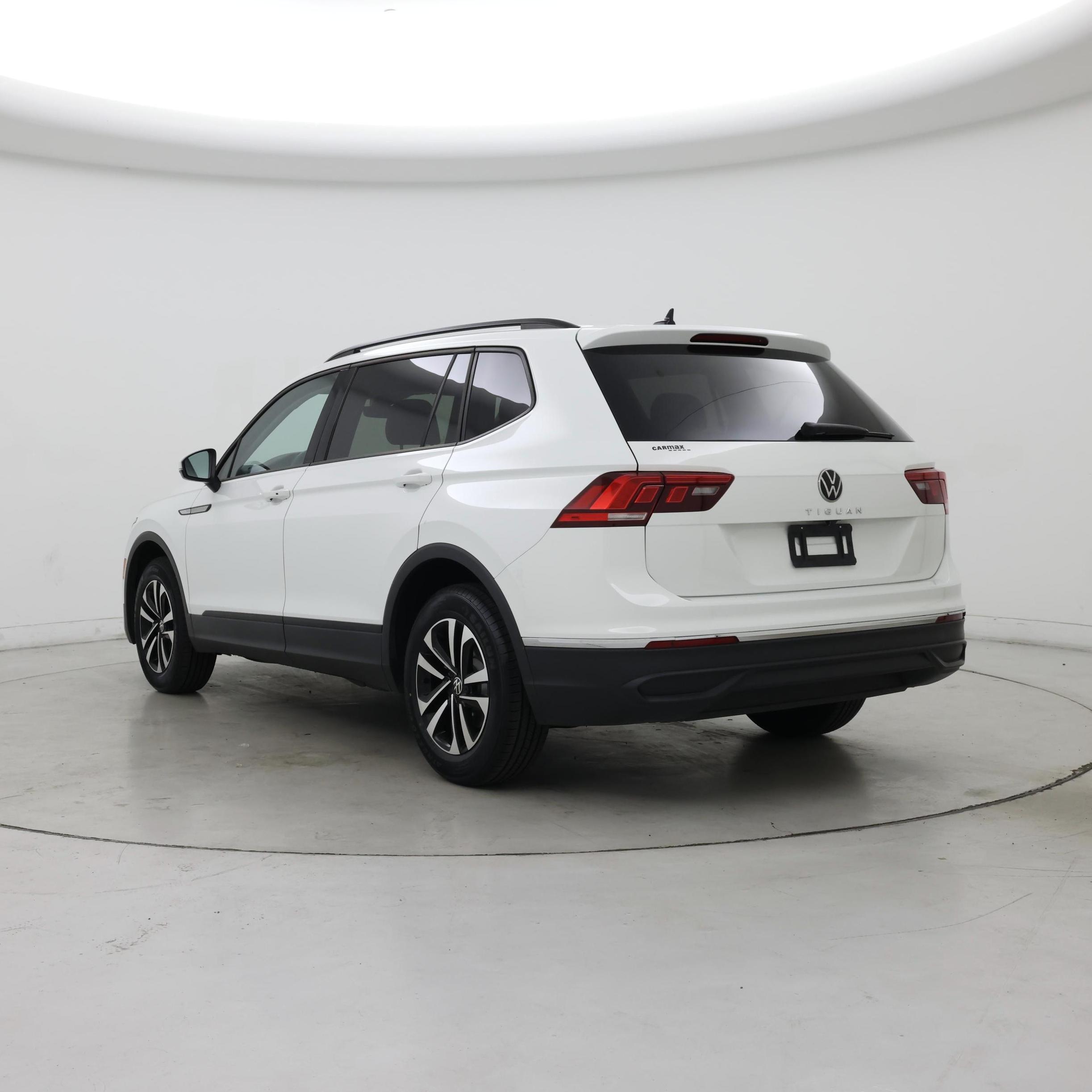 Thumbnail: 2023 Volkswagen Tiguan - 2