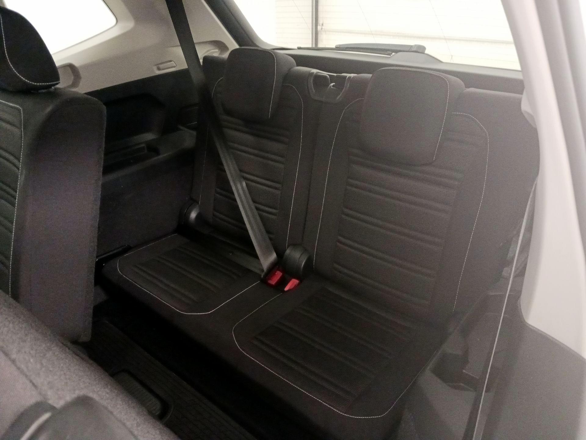 Thumbnail: 2023 Volkswagen Tiguan - 20